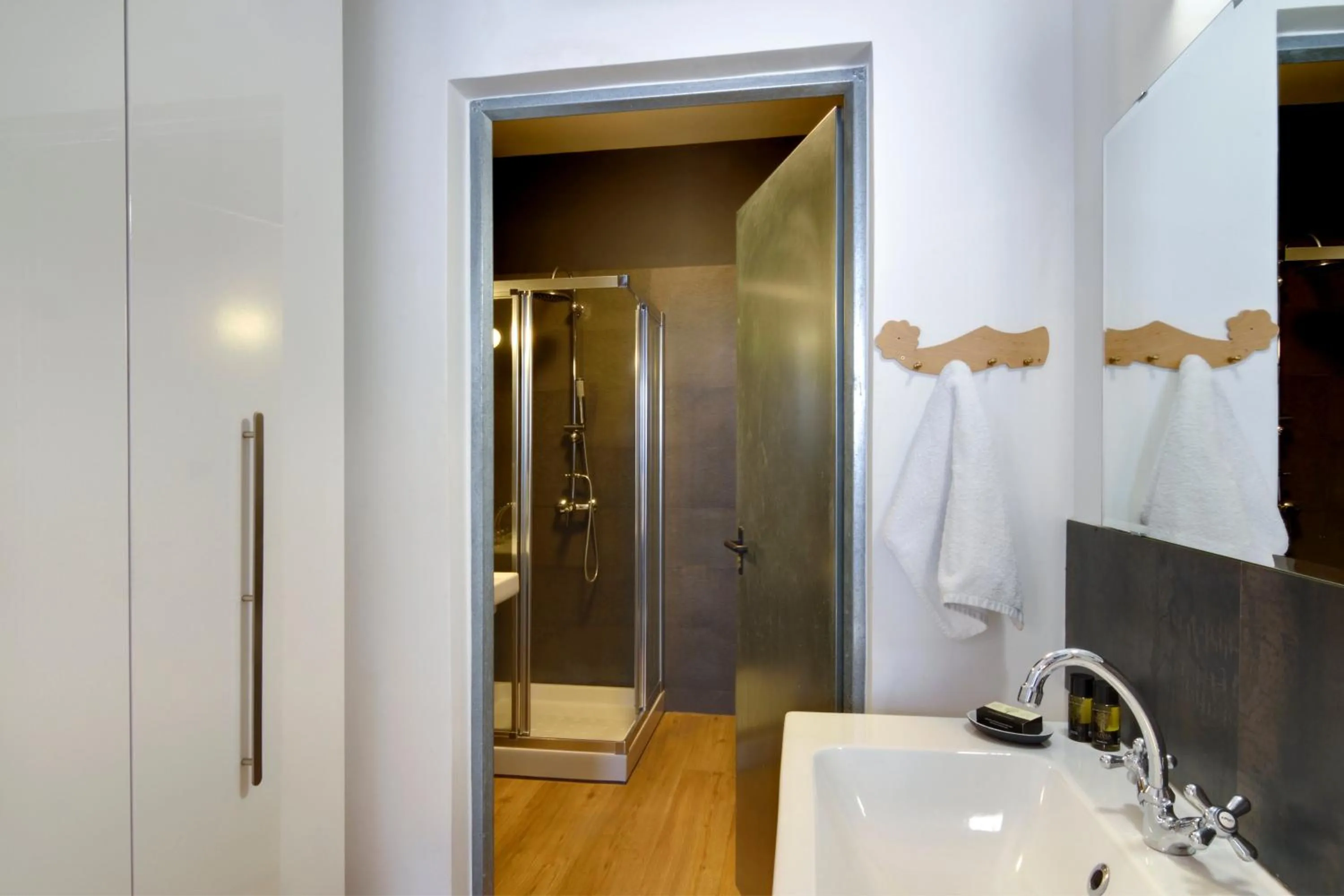 Bathroom in Athens Green Apartments