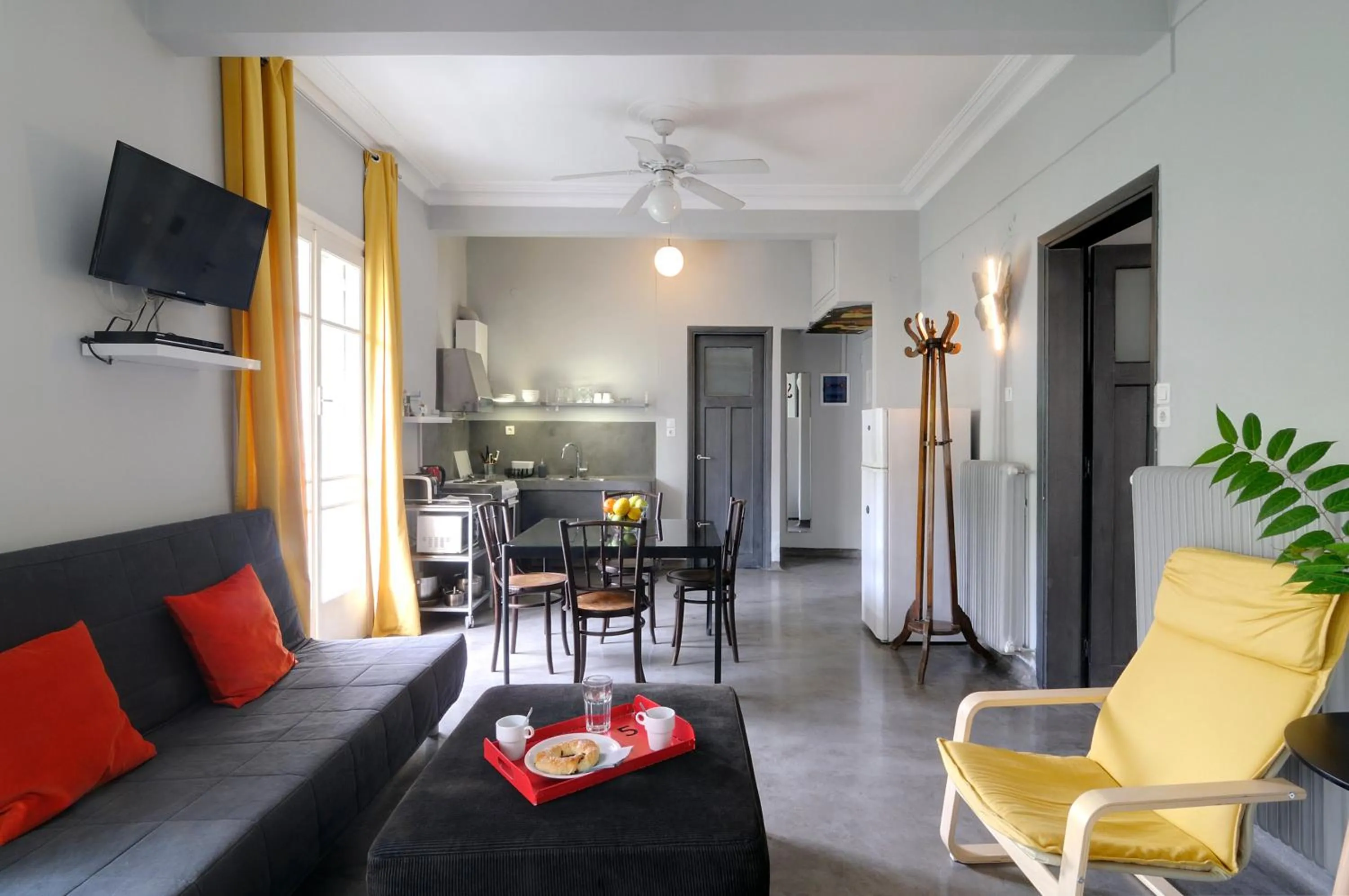 TV and multimedia in Athens Green Apartments