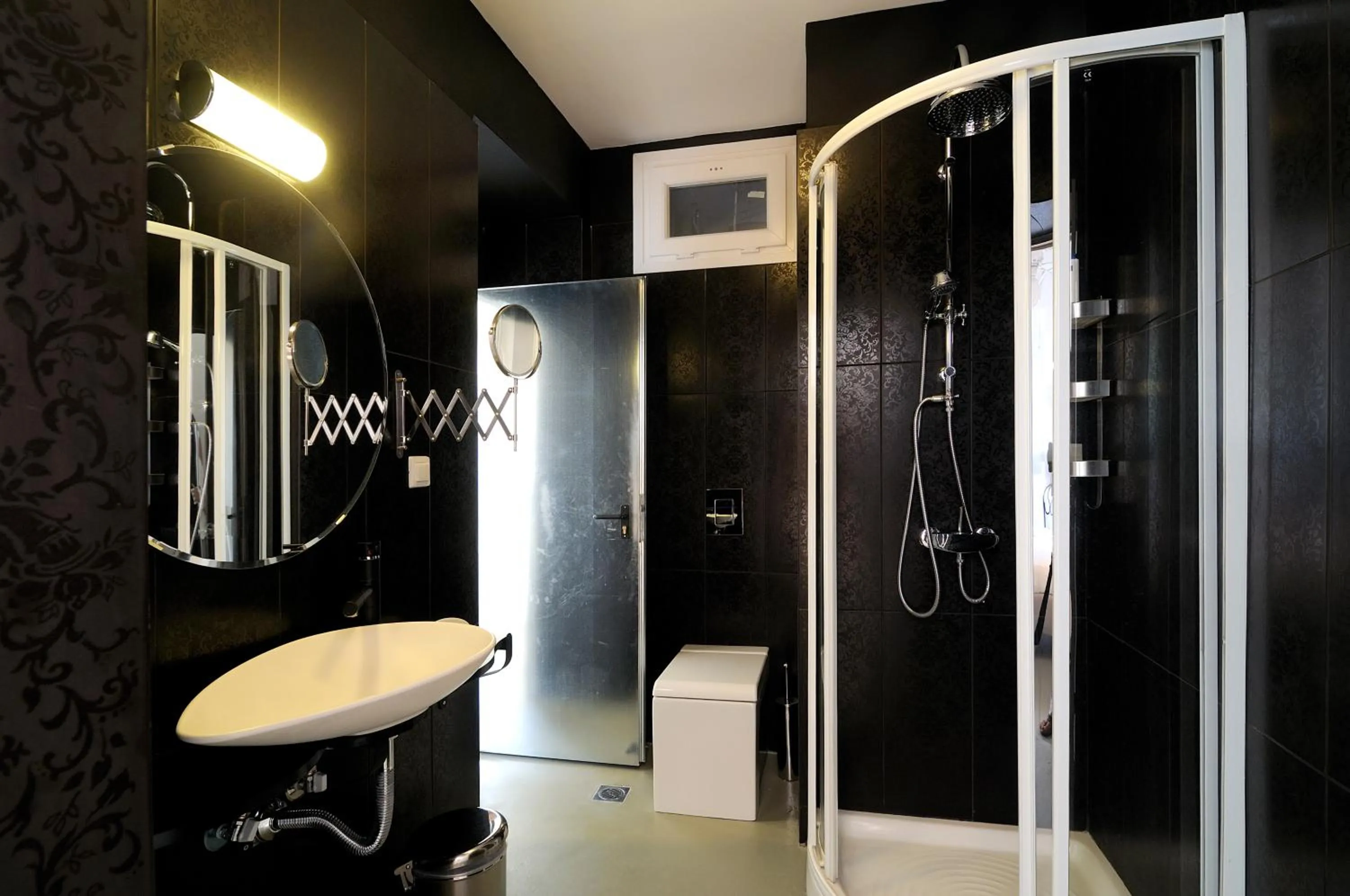 Bathroom in Athens Green Apartments