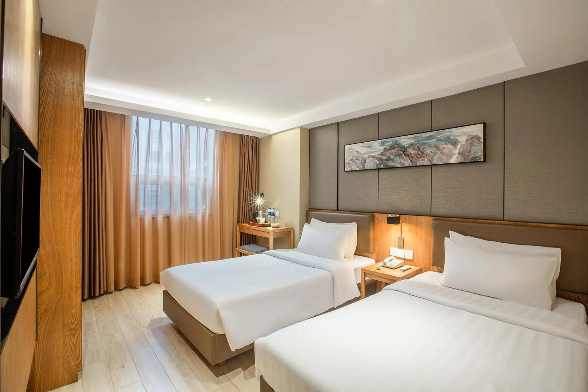 Bed in Home Inn Guiyang Railway Station