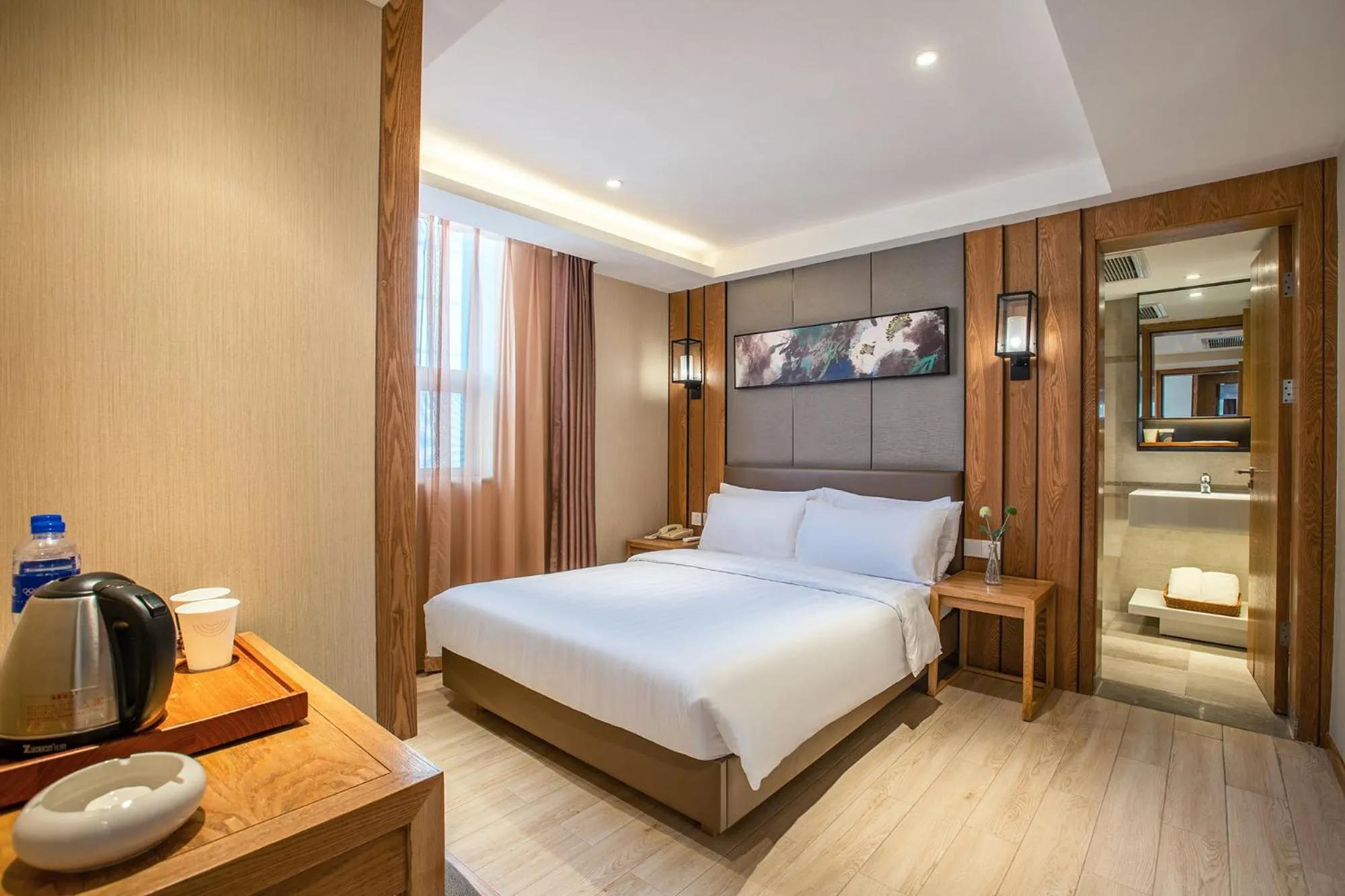 Bed in Home Inn Guiyang Railway Station