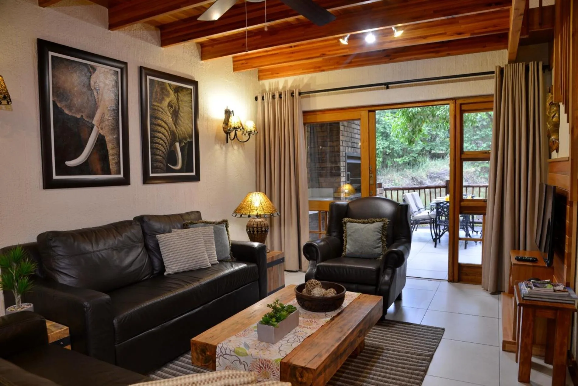Living room in Cambalala - Luxury Units - in Kruger Park Lodge - Serviced Daily, Free Wi-Fi