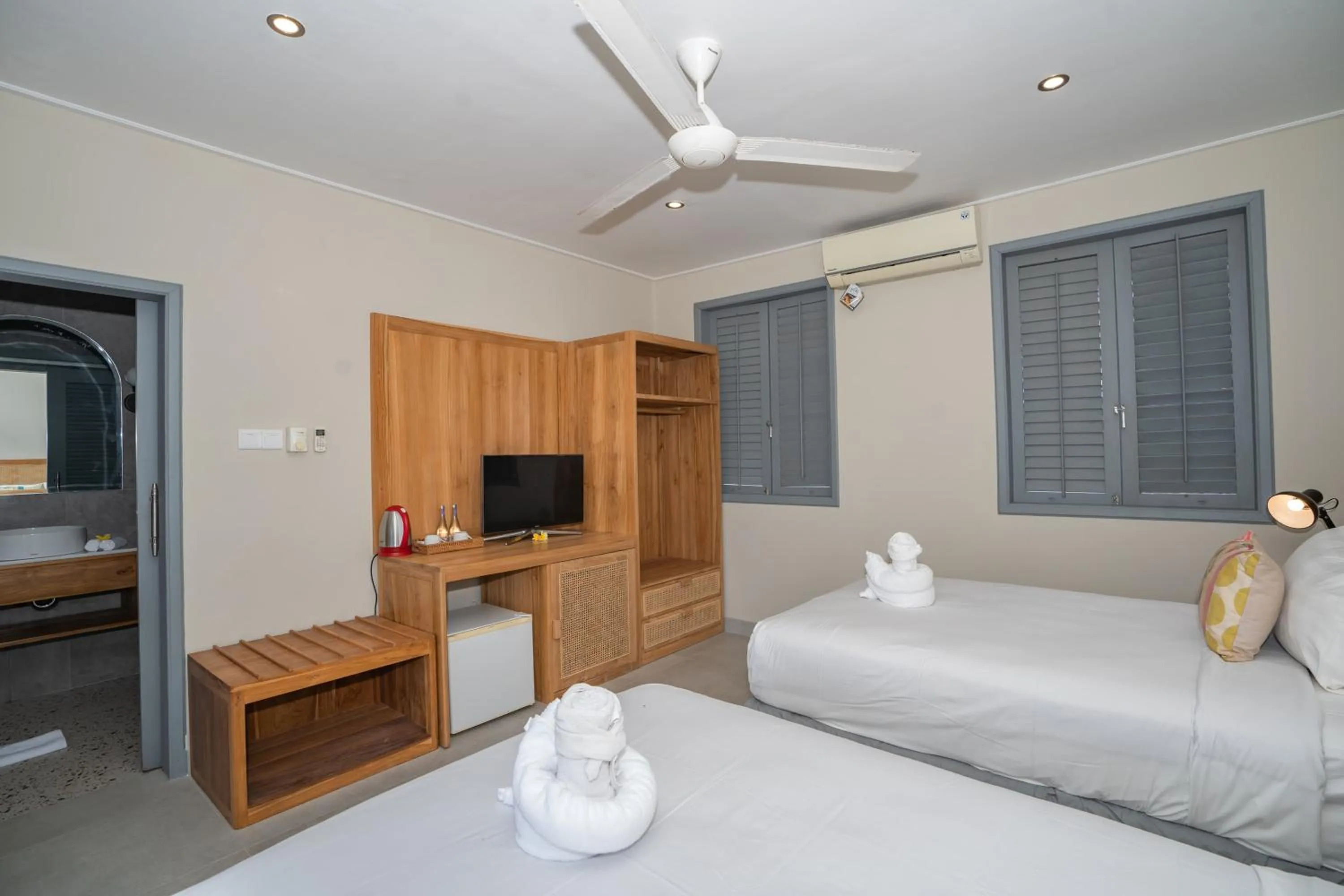 Property building, Bed in The Peacock Inn