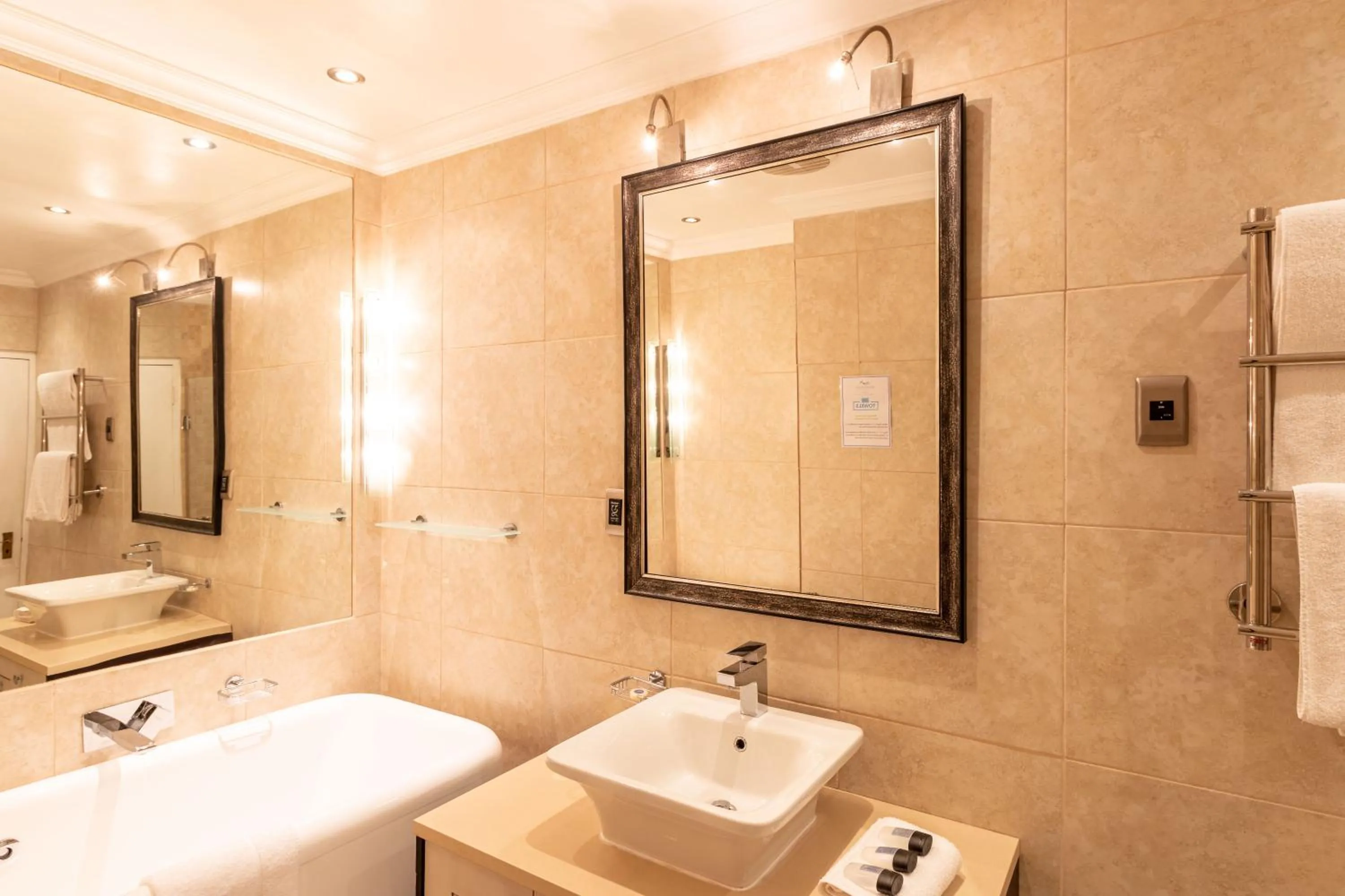 Bathroom in Boardwalk Lodge – Self-Catering