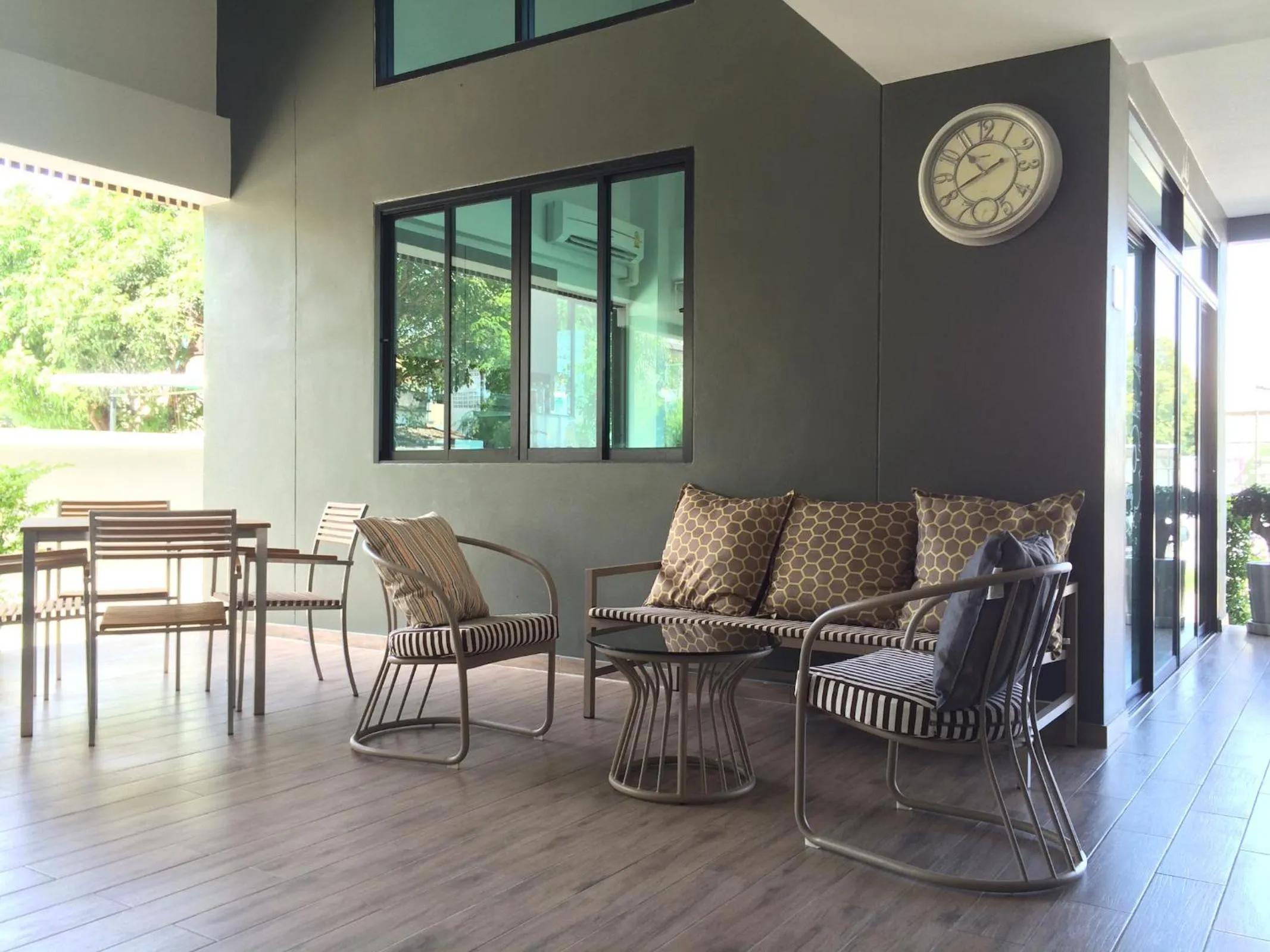 Lobby or reception in In Clover