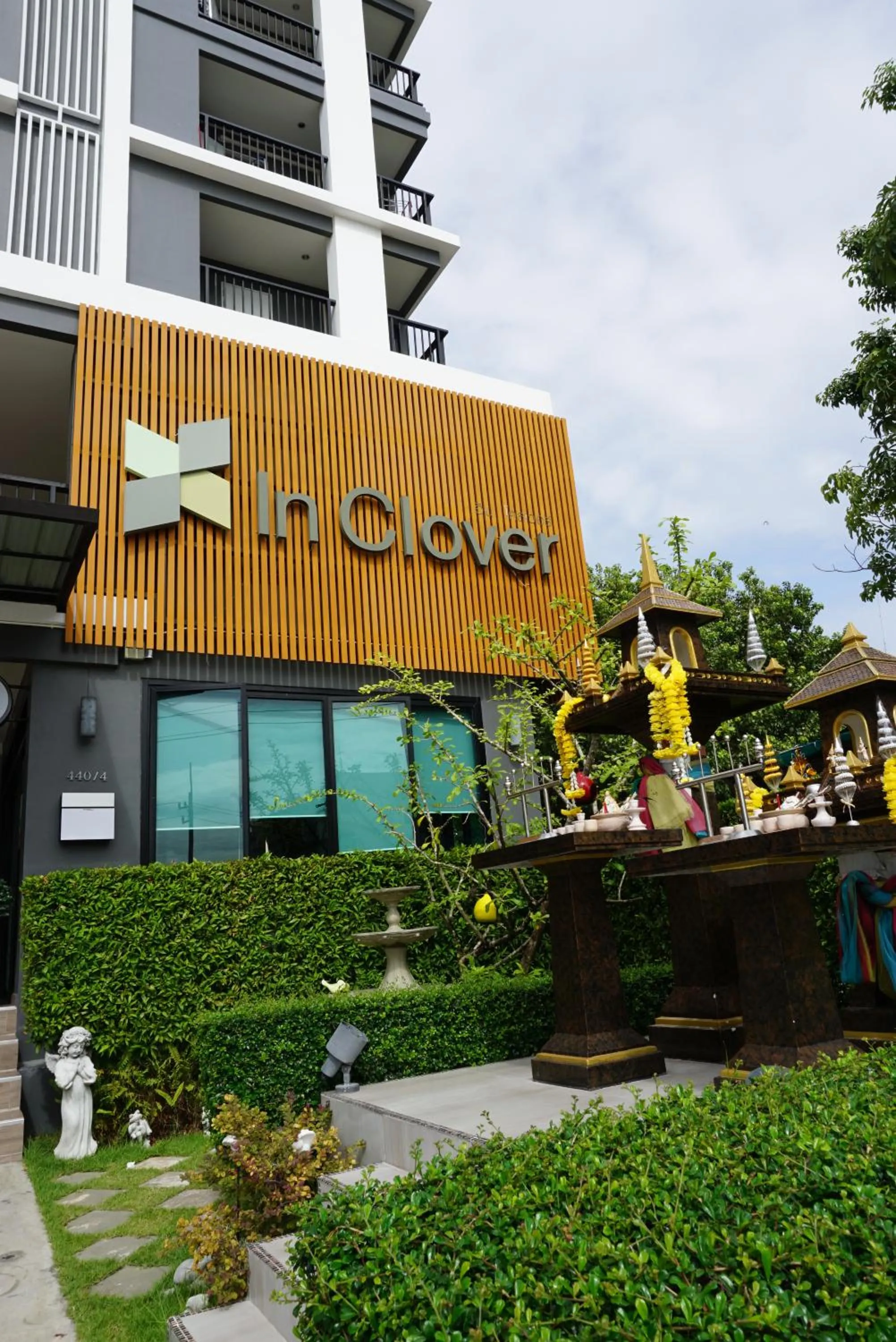 Property logo or sign in In Clover