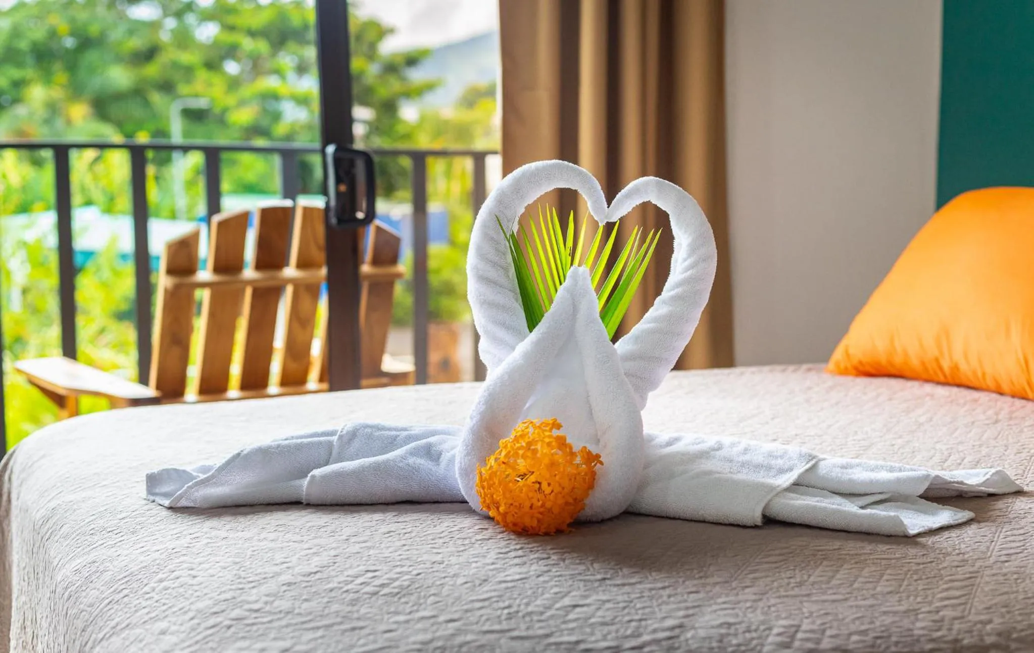 towels, Bed in Hotel Secreto La Fortuna