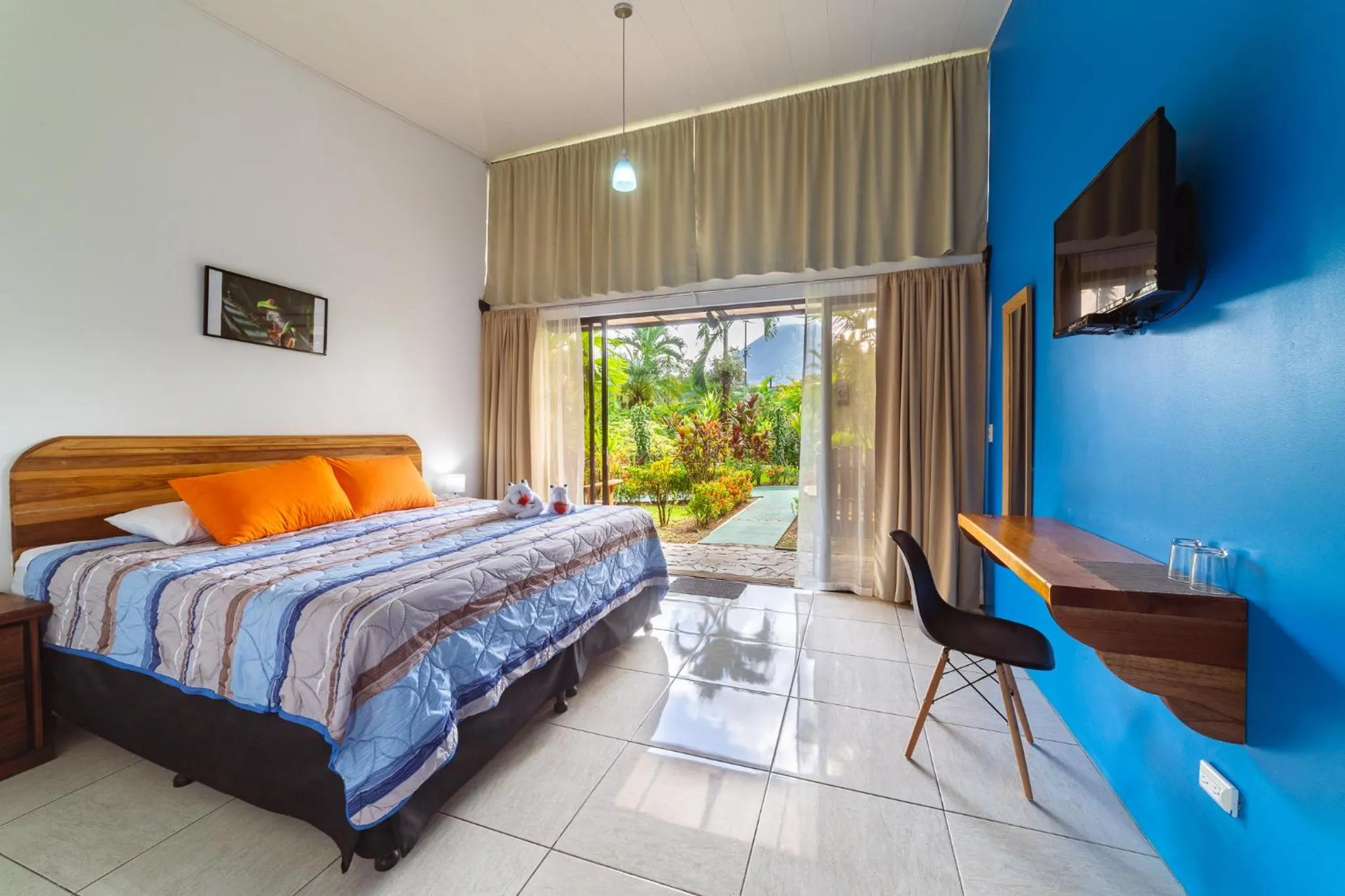 Photo of the whole room, Bed in Hotel Secreto La Fortuna