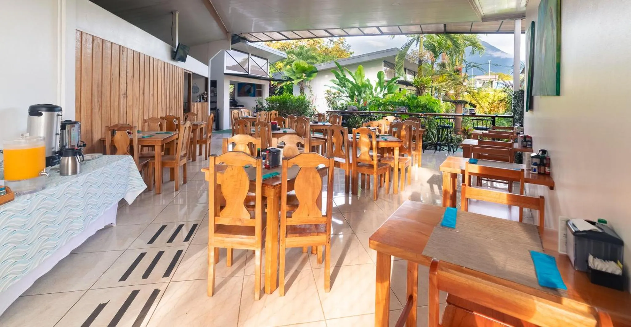 Lounge or bar in Hotel Secreto La Fortuna