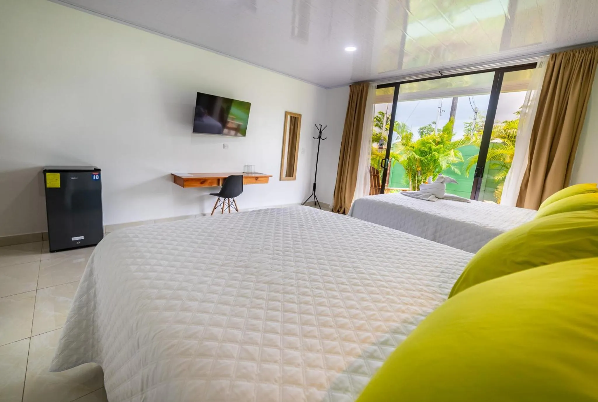 Photo of the whole room, Bed in Hotel Secreto La Fortuna