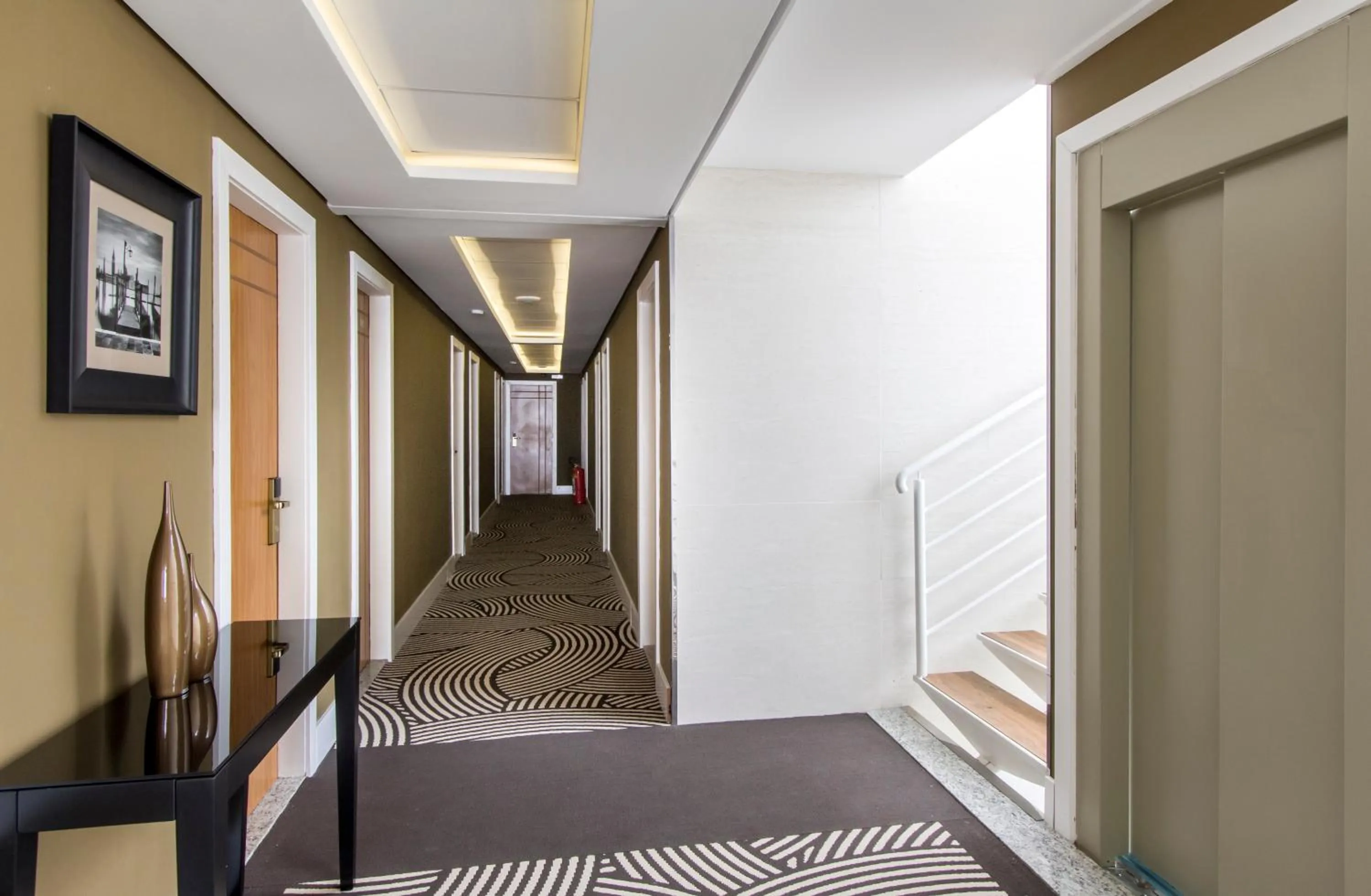 Seating area in Hotel Petropolis Inn