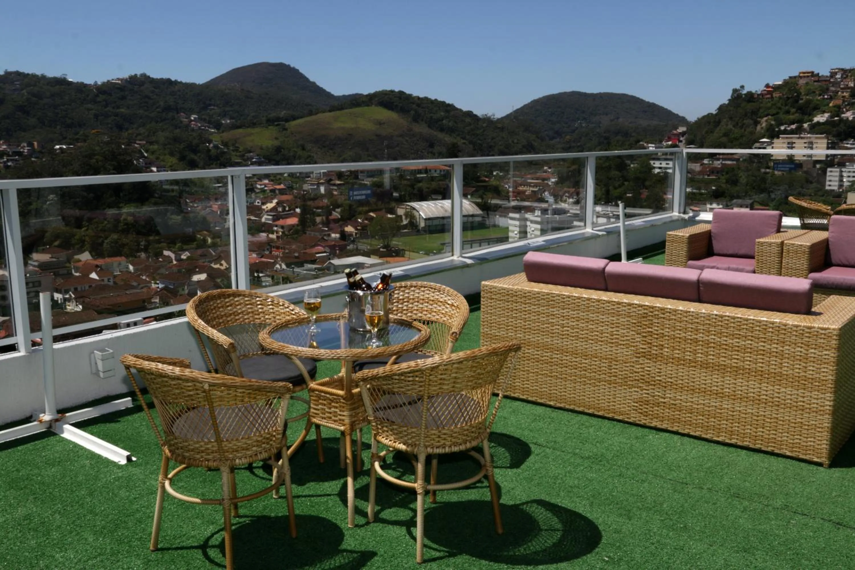 Balcony/Terrace in Hotel Petropolis Inn