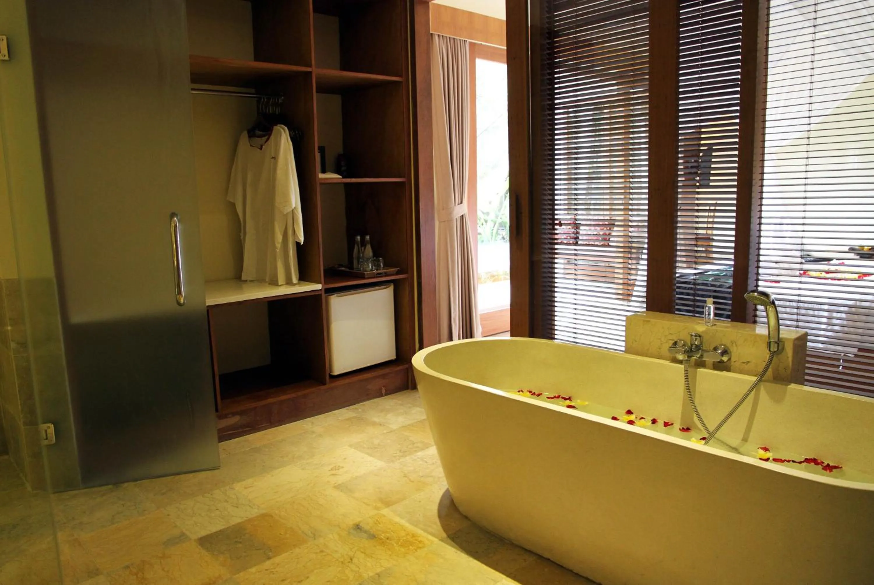 Bath in Sapodilla Ubud