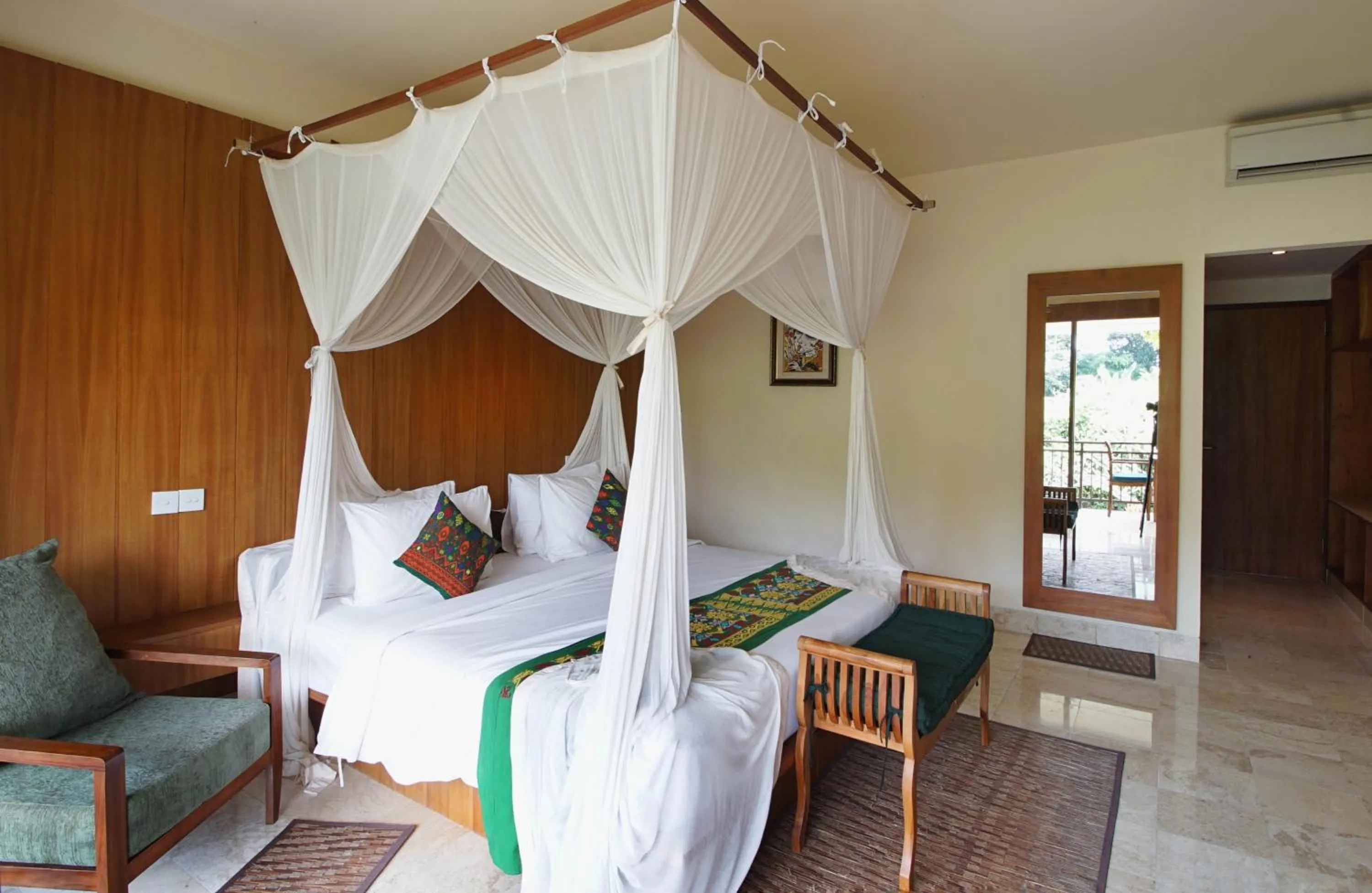 Photo of the whole room, Bed in Sapodilla Ubud