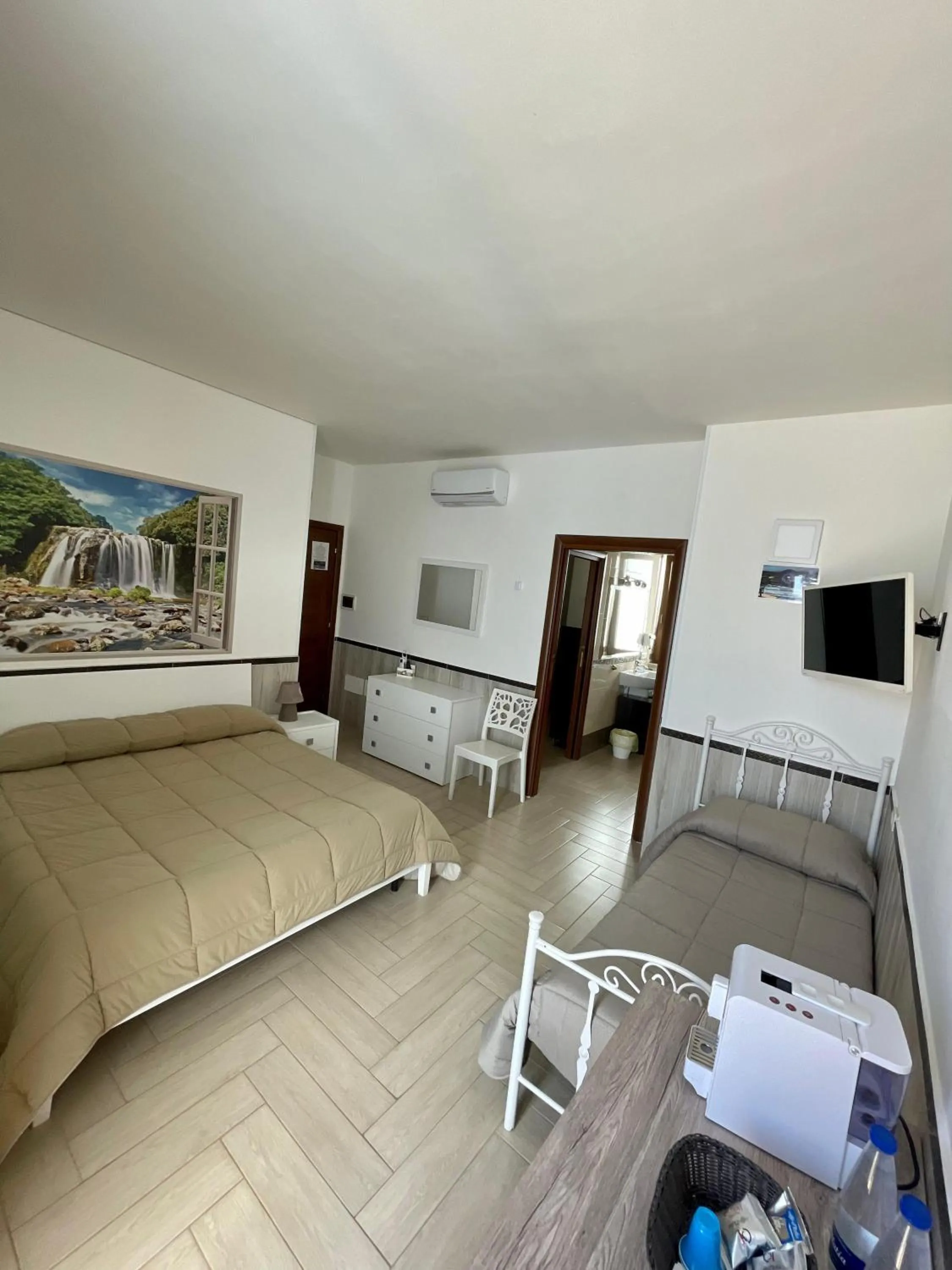 Bedroom, Bed in Re Sole Resort&Spa