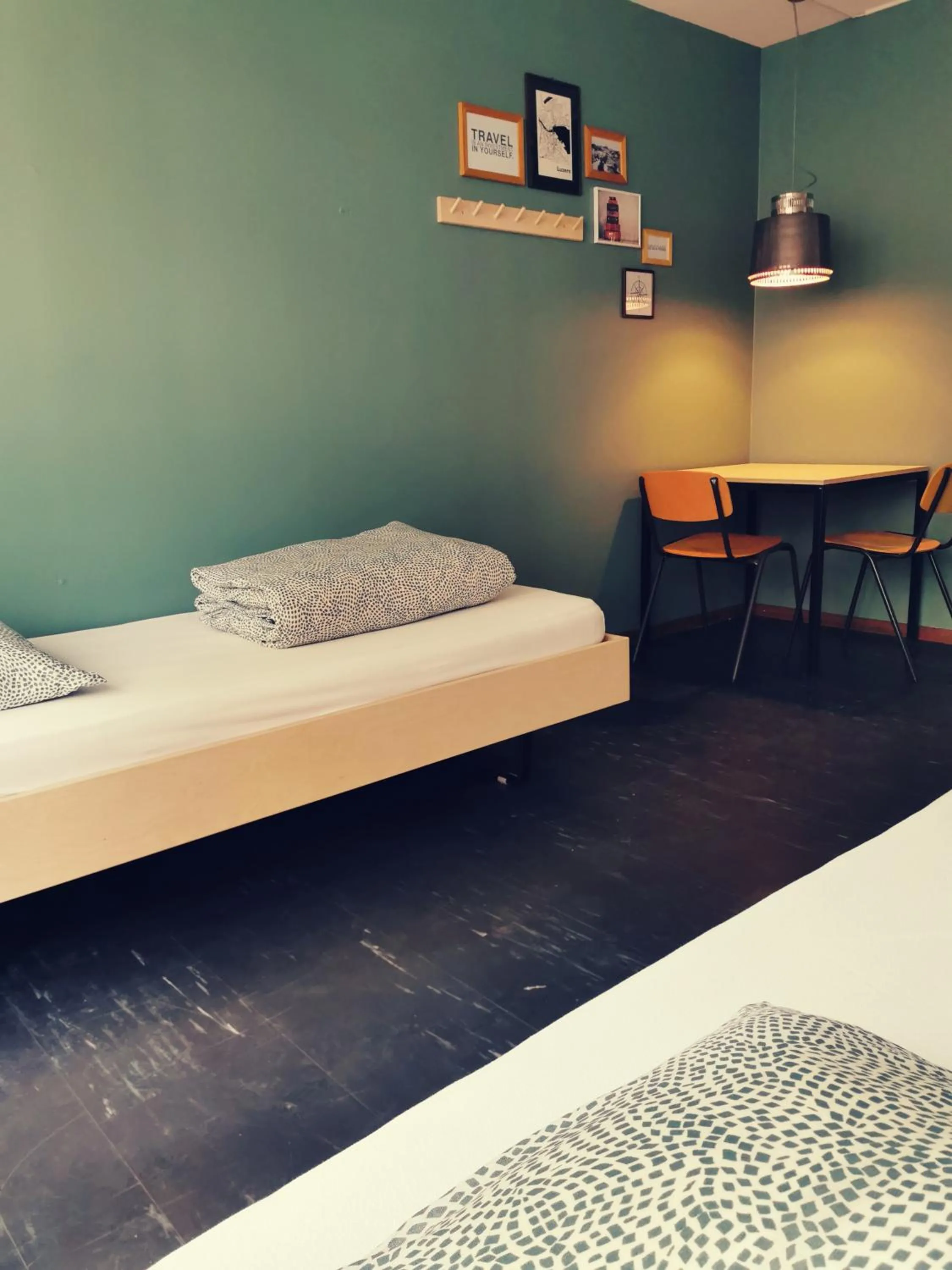 Budget Twin Room with Shared Bathroom in Backpackers Luzern