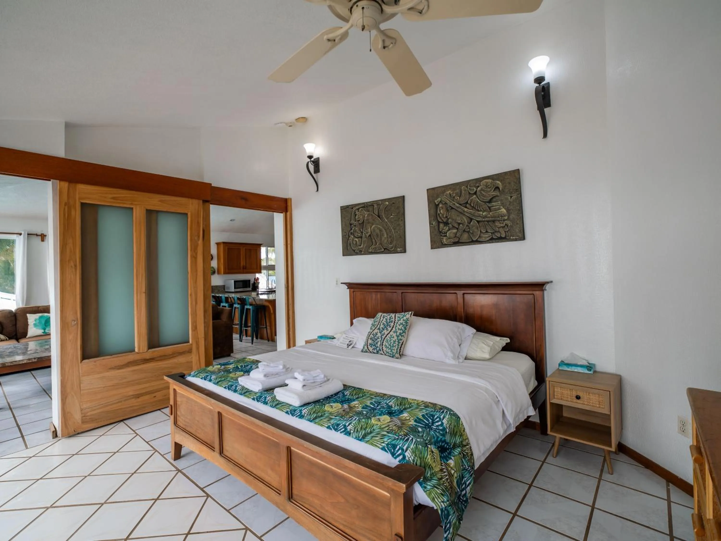 Bedroom, Bed in Maya Beach Hotel