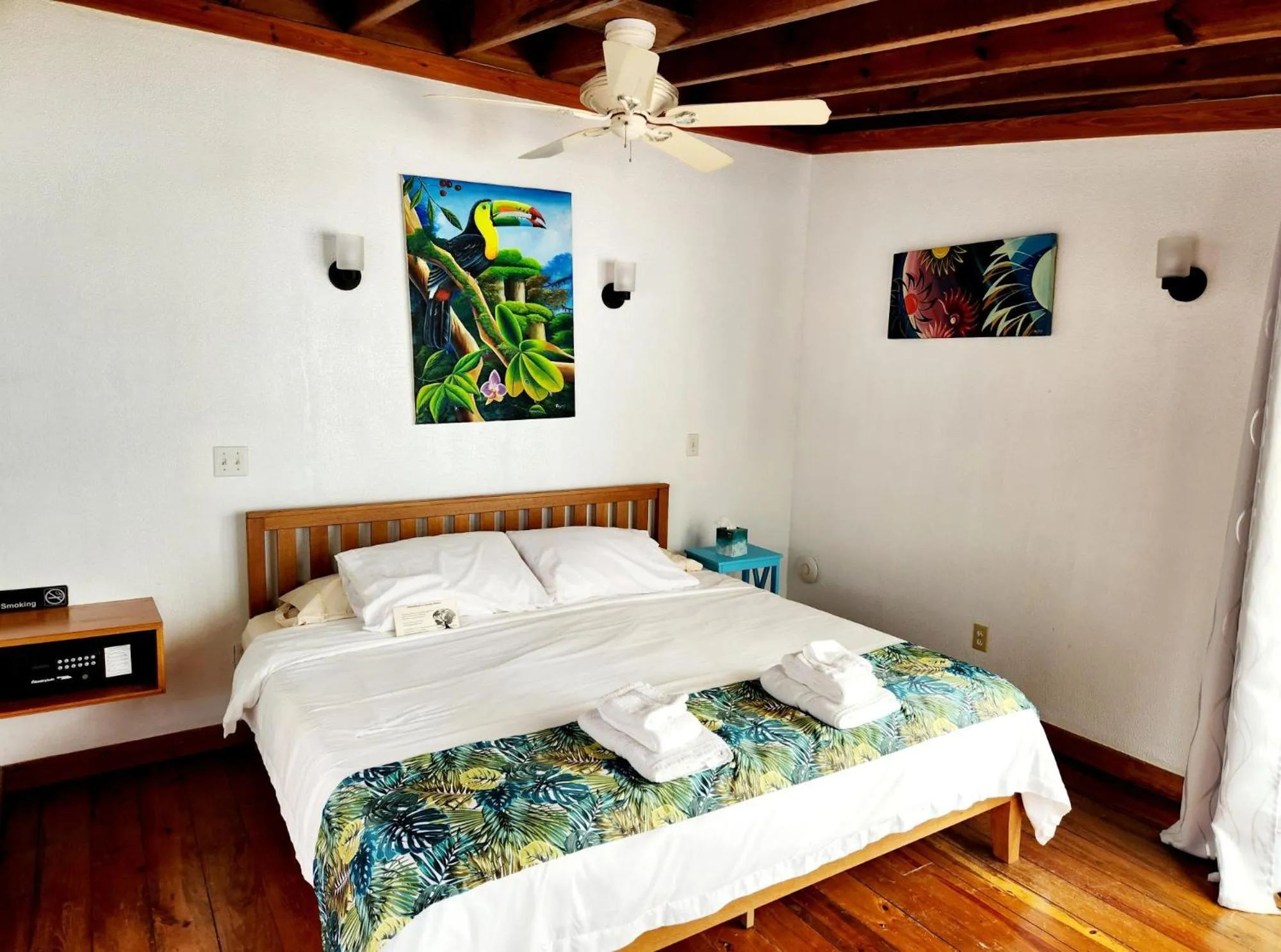 Bedroom, Bed in Maya Beach Hotel