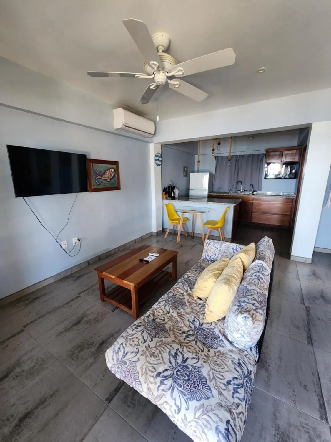 Living room in Maya Beach Hotel