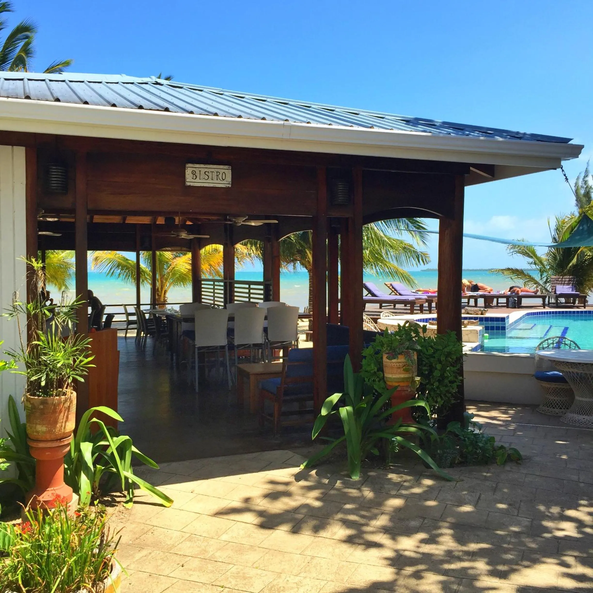 Restaurant/places to eat in Maya Beach Hotel