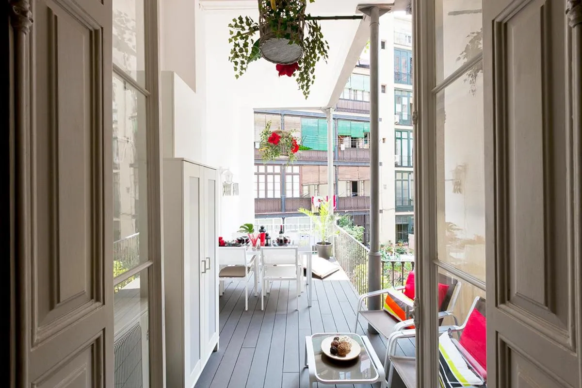 Patio in Great location with private terrace