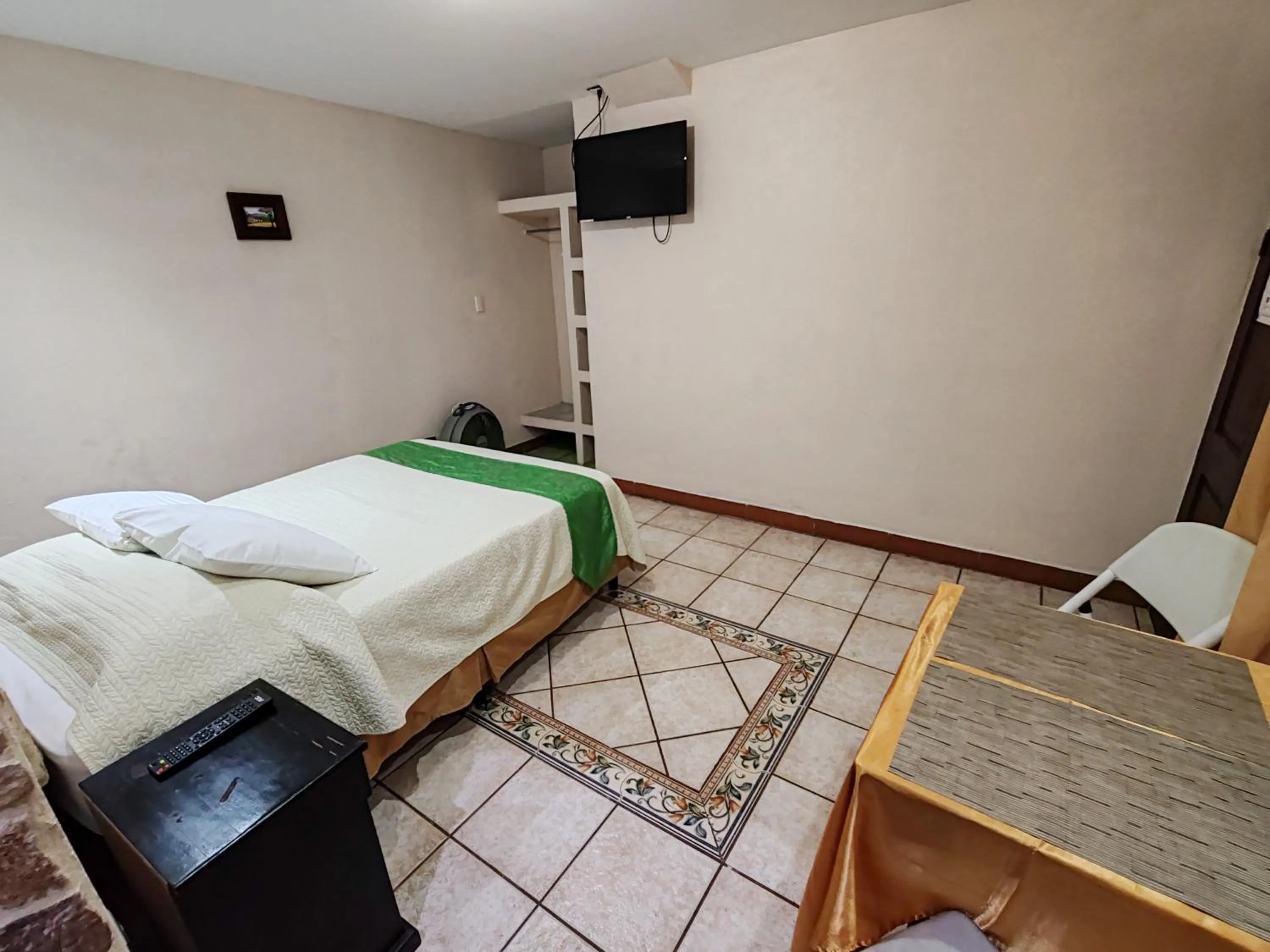 Photo of the whole room, Bed in Hotel Cibeles Resort