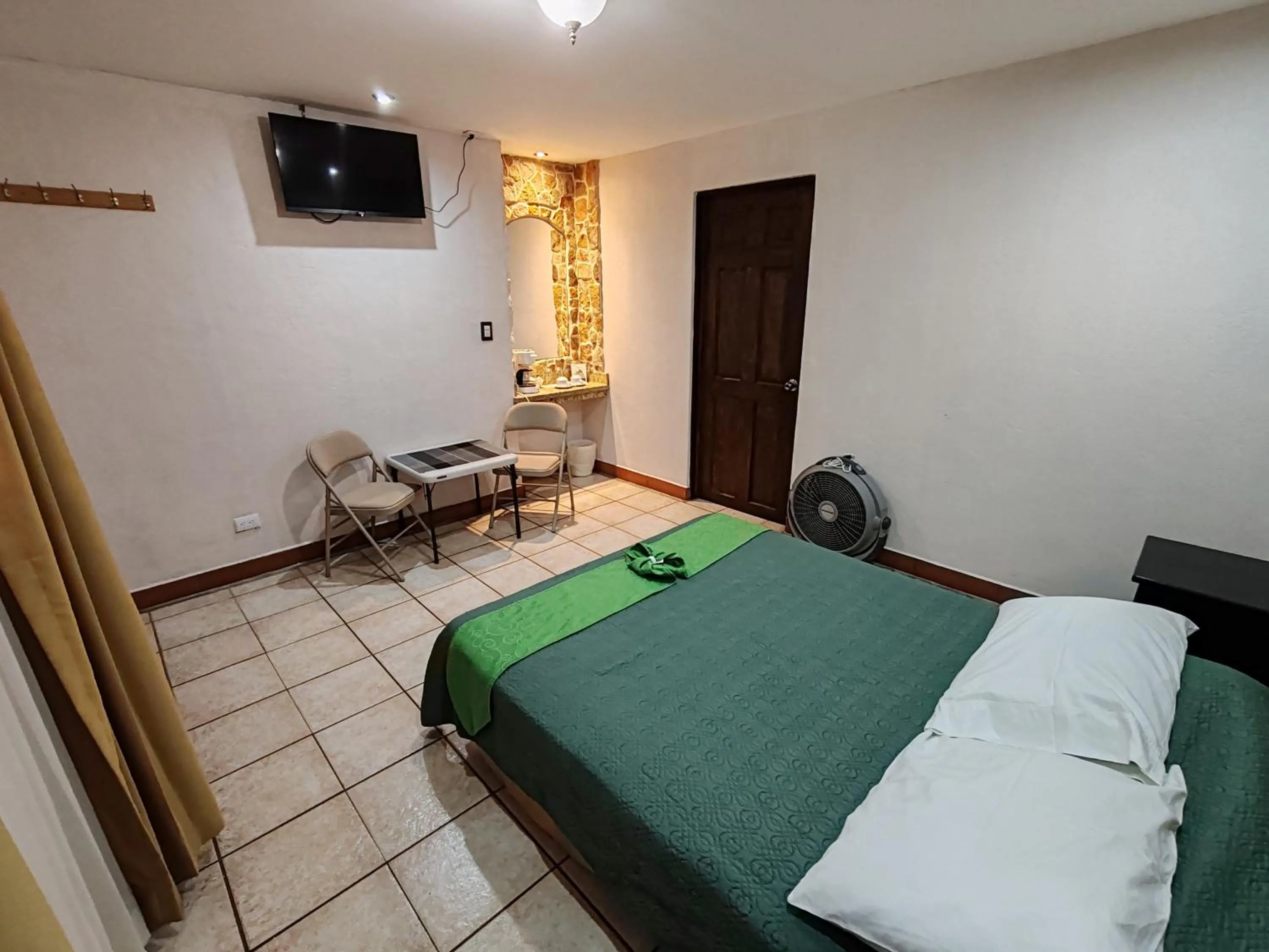 Photo of the whole room, Bed in Hotel Cibeles Resort