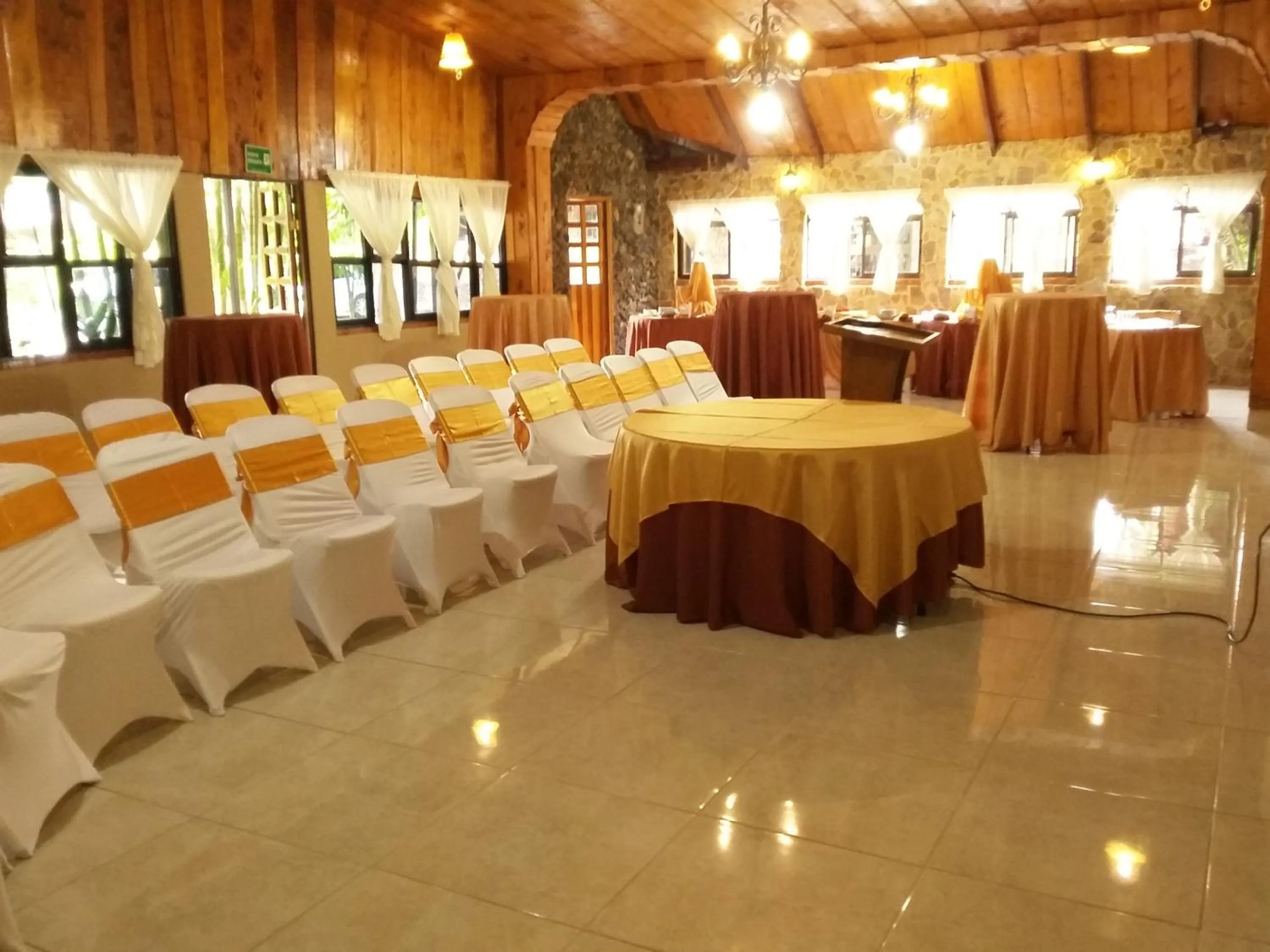 Banquet/Function facilities in Hotel Cibeles Resort