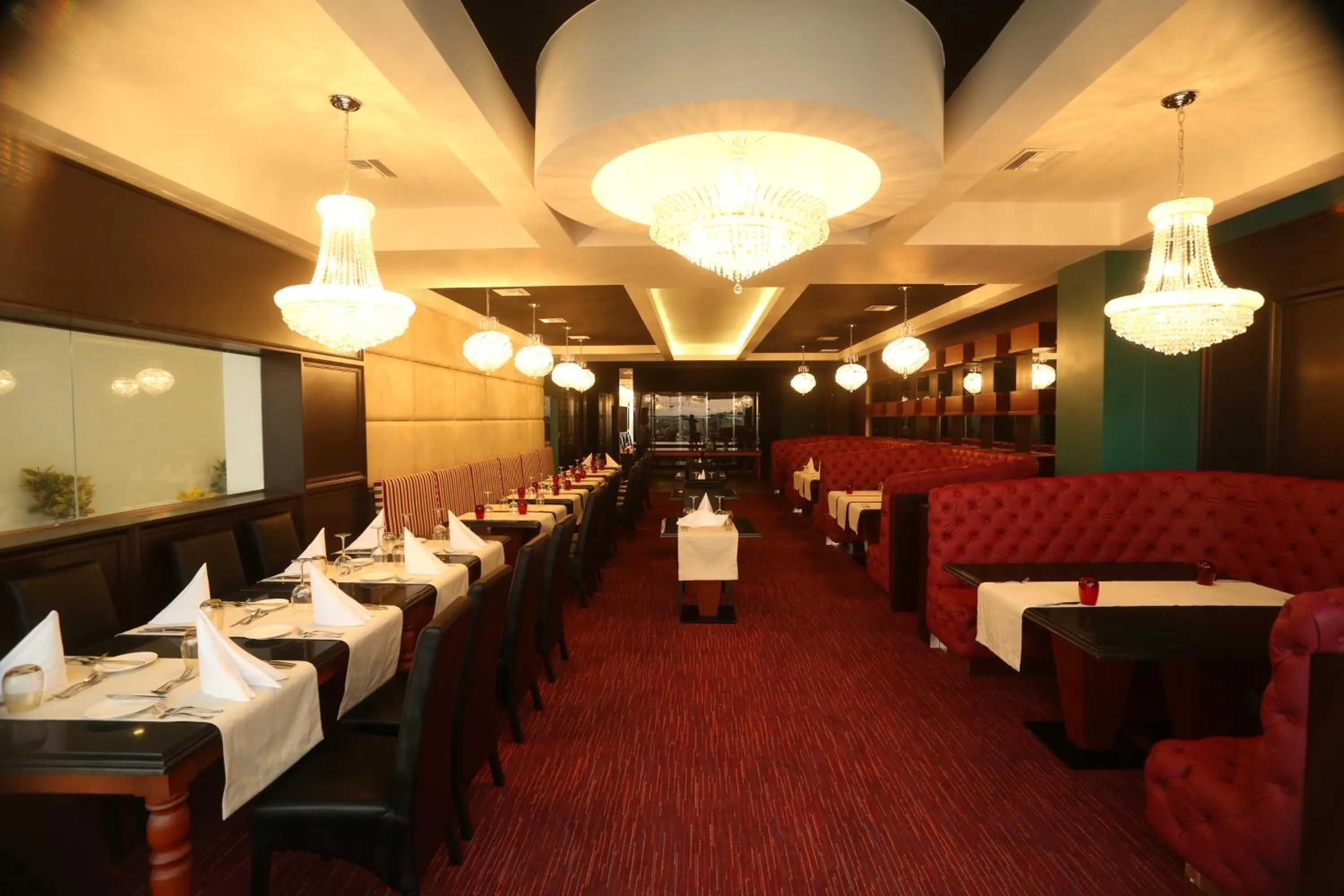 Restaurant/places to eat in VPX Hotel