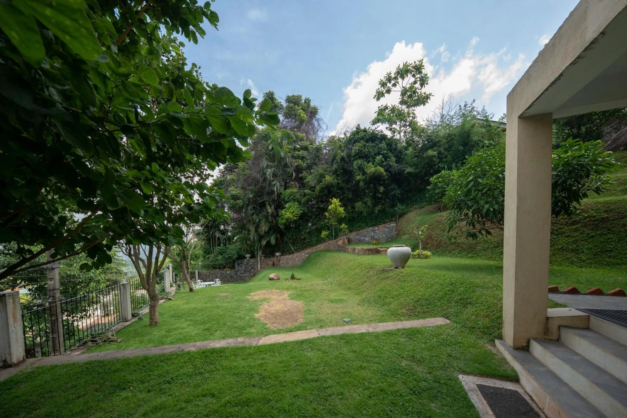 Garden in Melheim Kandy Villas