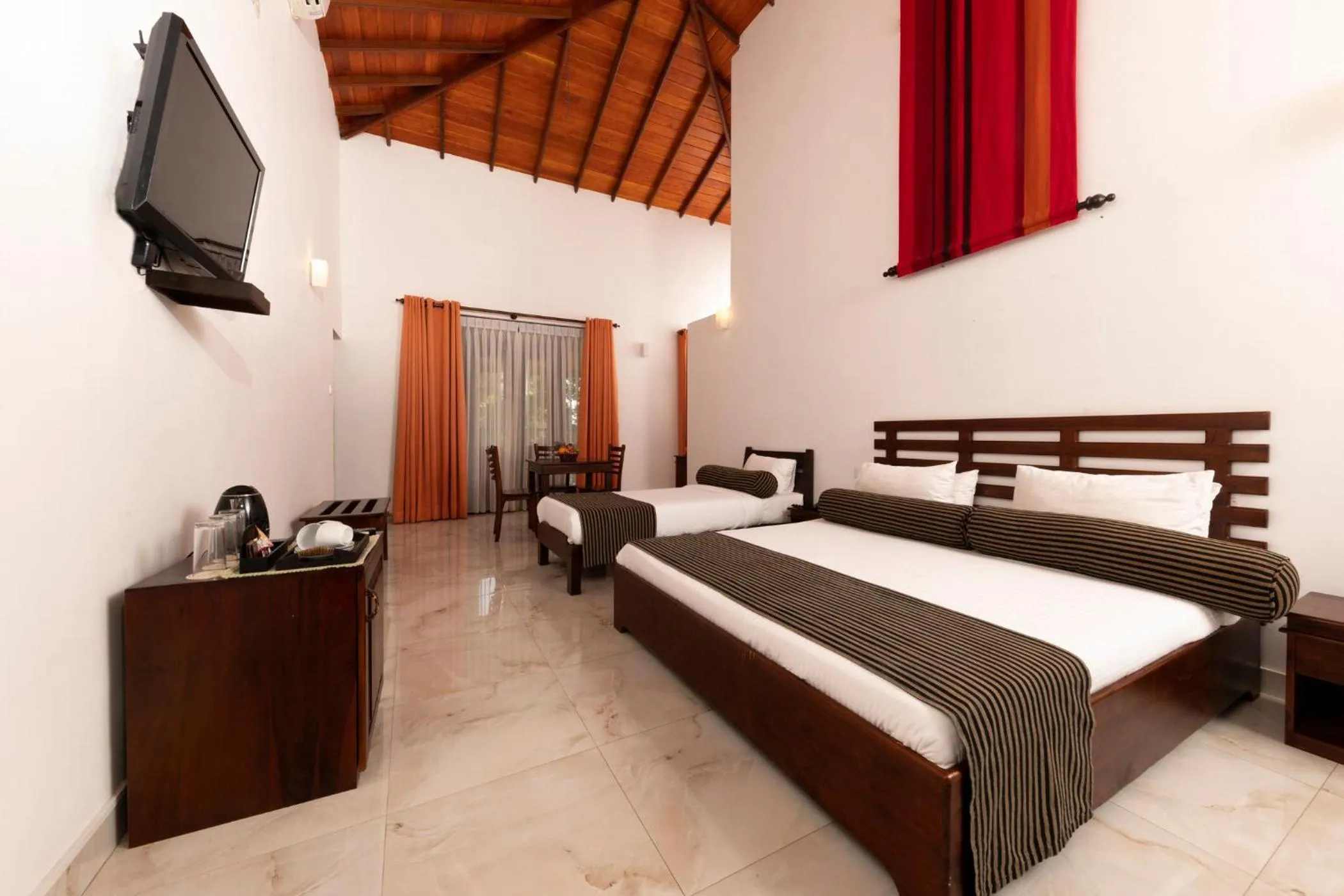 TV and multimedia, Bed in Melheim Kandy Villas