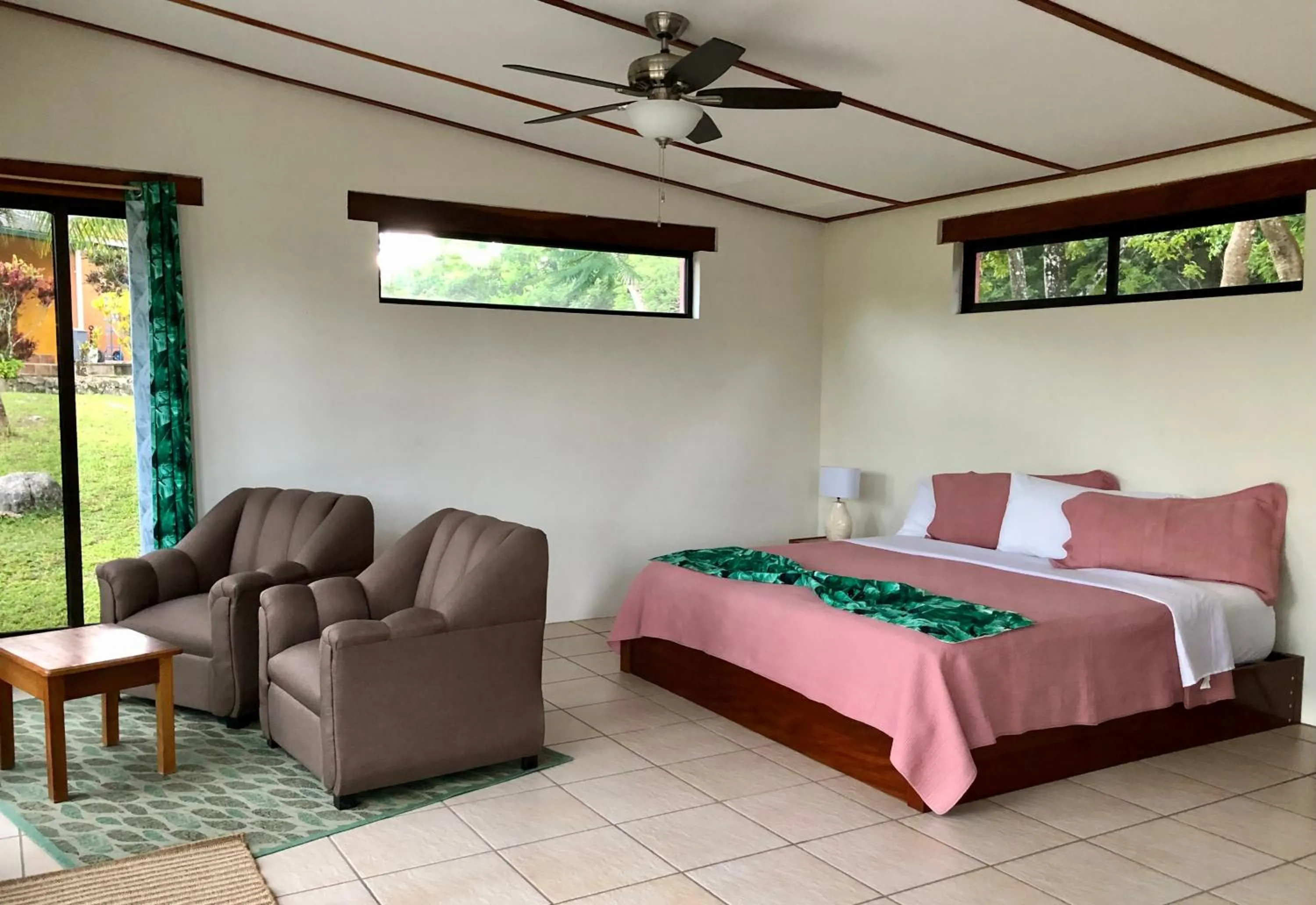 Seating area in Gumbo Limbo Jungle Resort