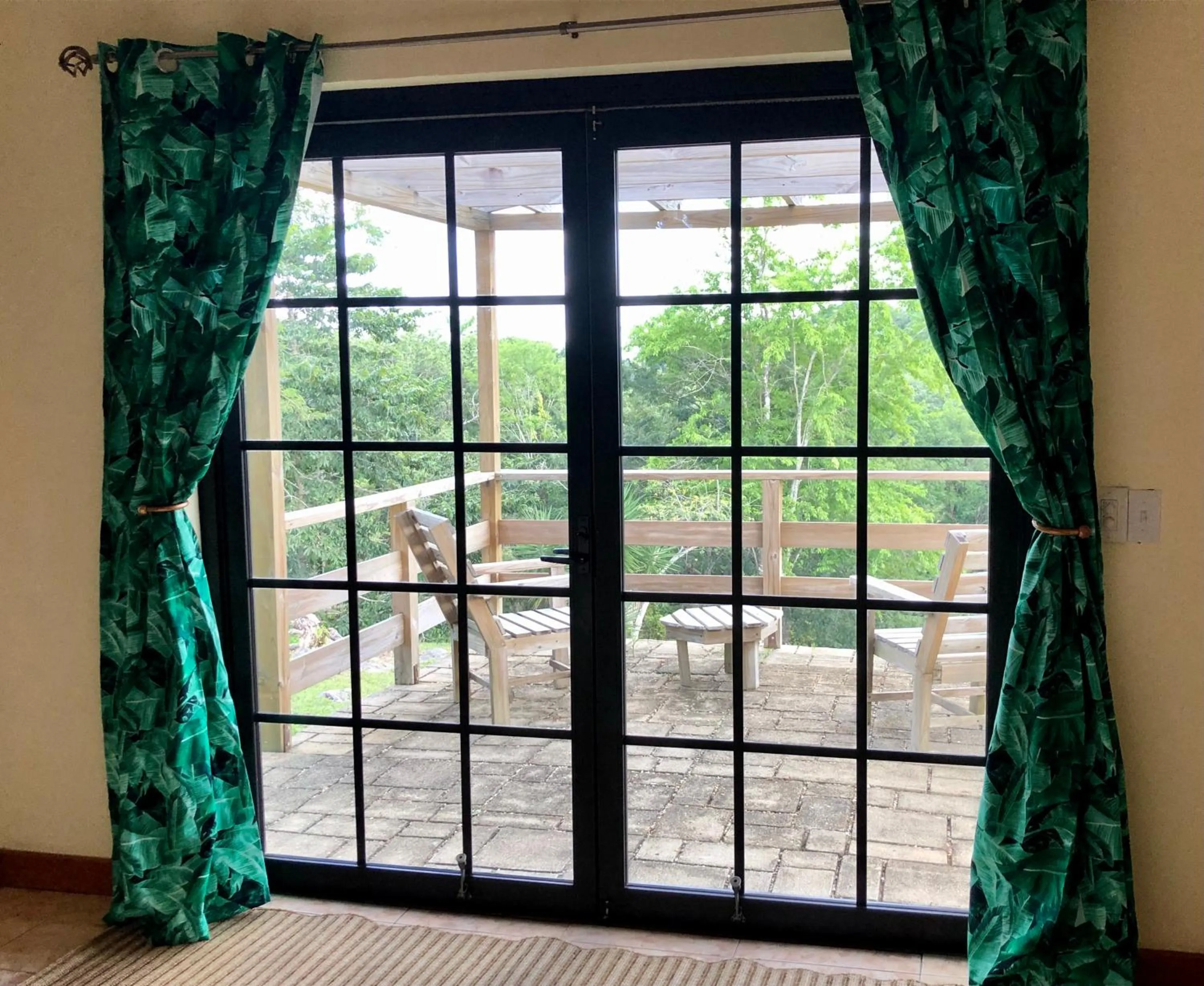 Garden view in Gumbo Limbo Jungle Resort