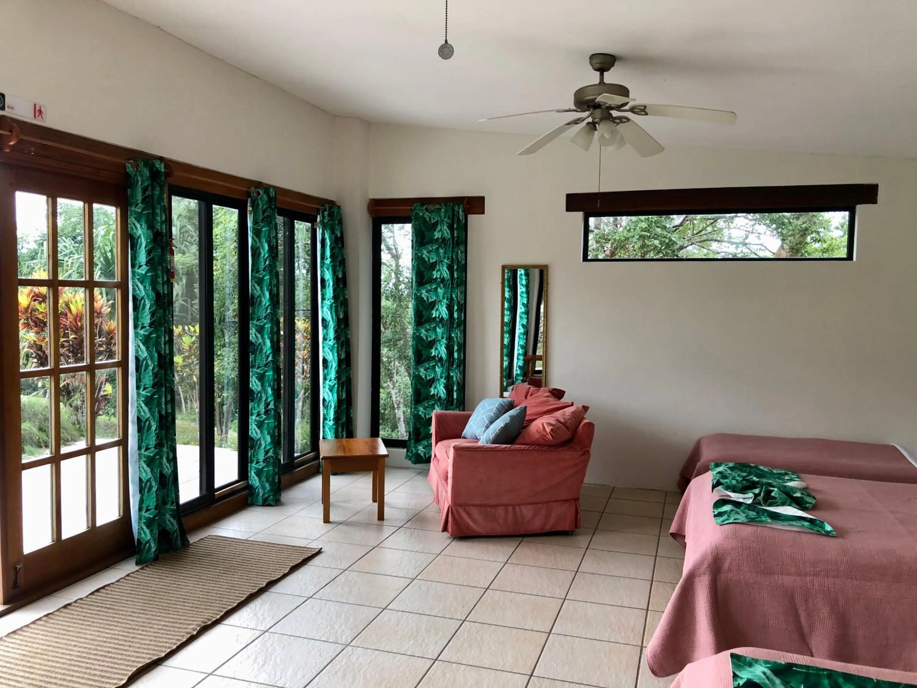 Seating area in Gumbo Limbo Jungle Resort