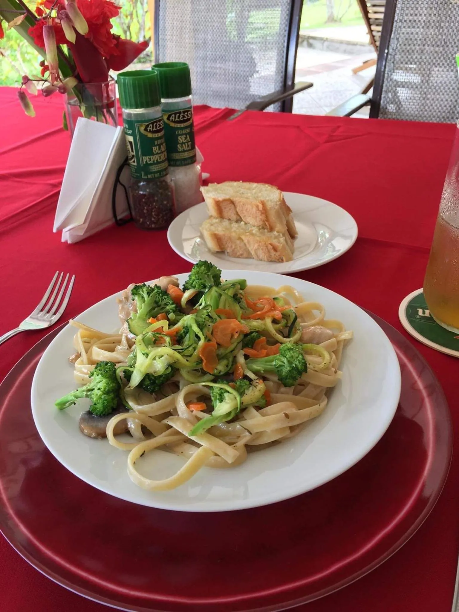 Restaurant/places to eat in Gumbo Limbo Jungle Resort