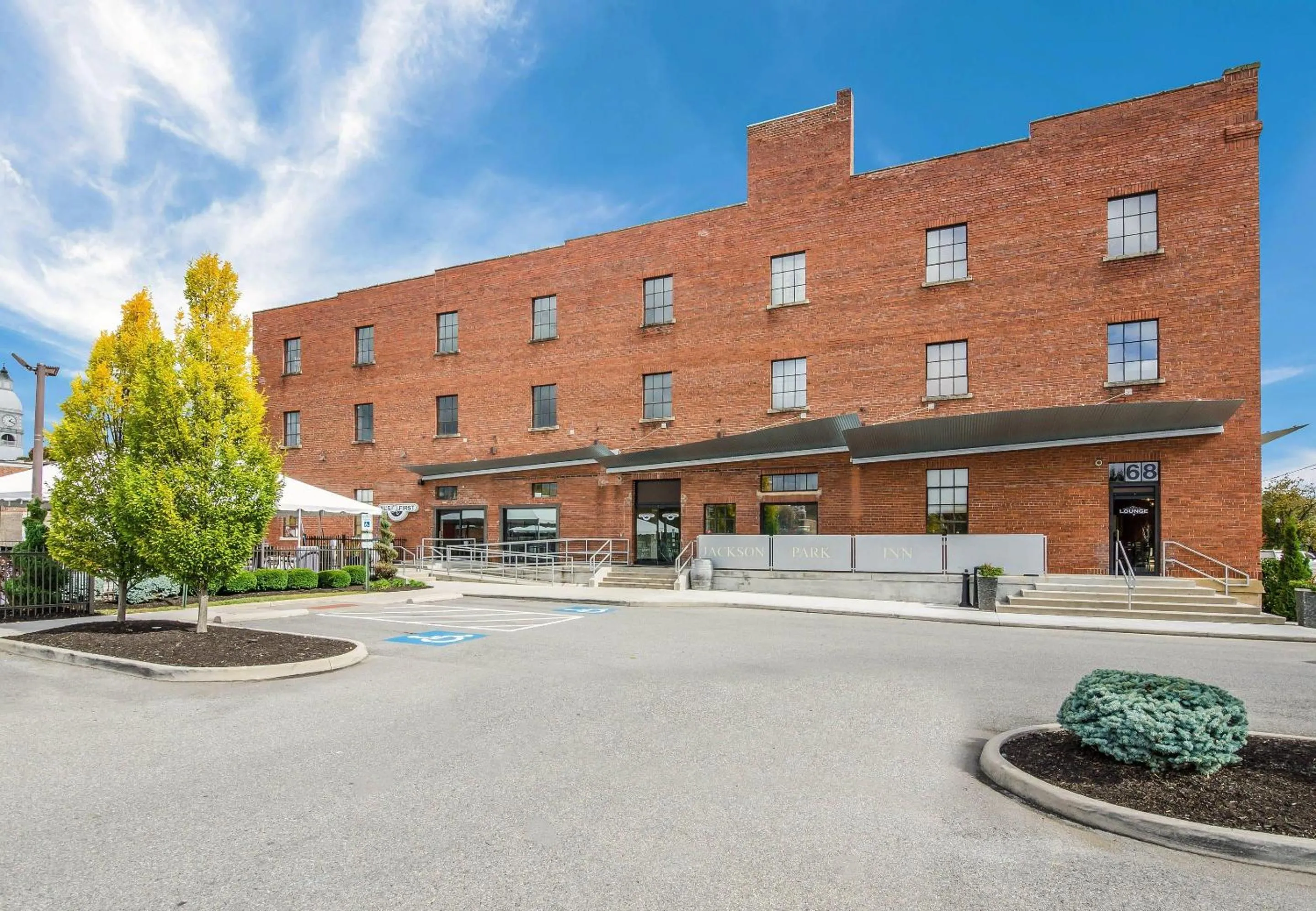 Property building in Jackson Park Inn, an Ascend Collection Hotel