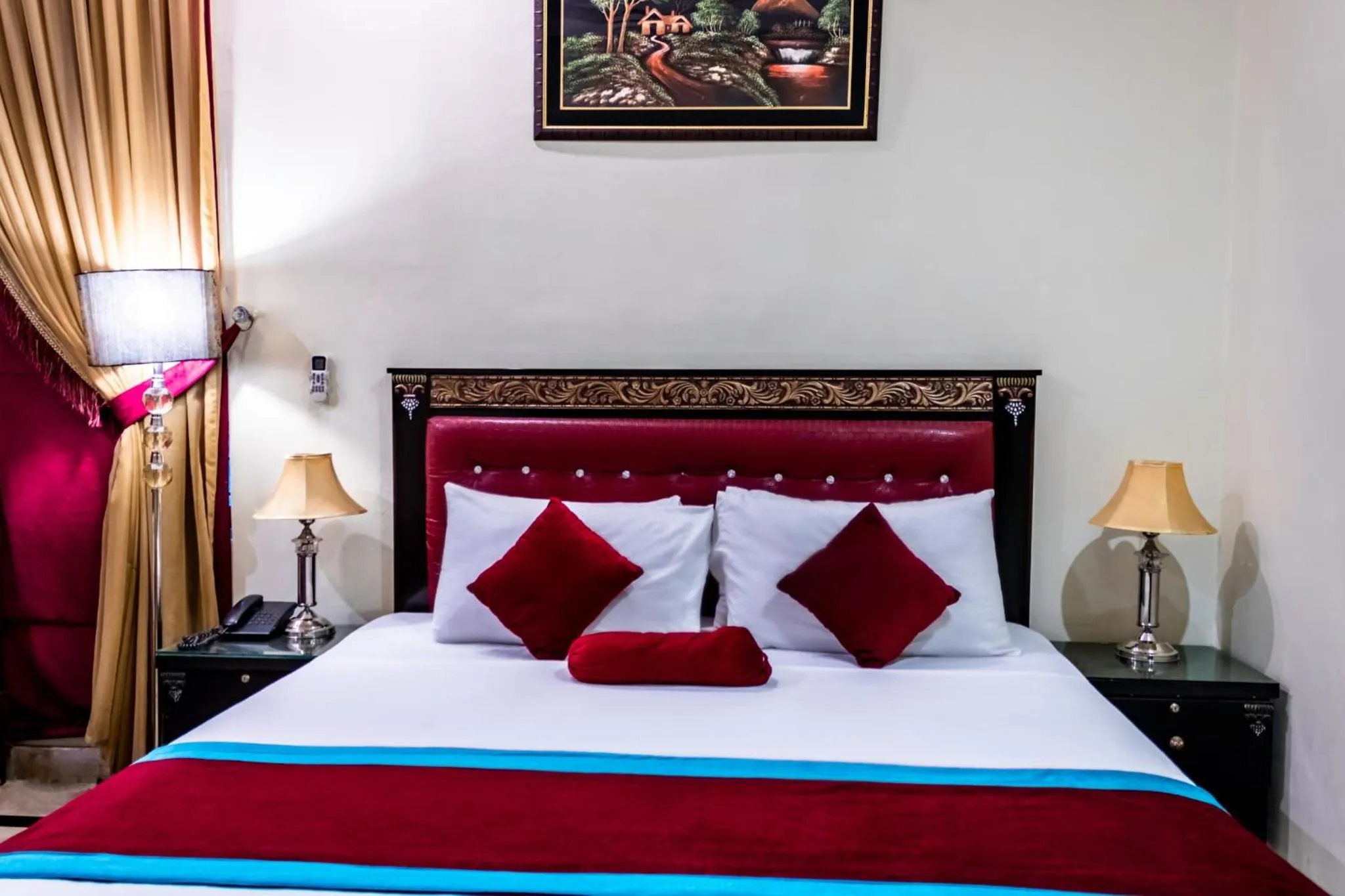 Bed in Rose Palace Hotel, Garden Town