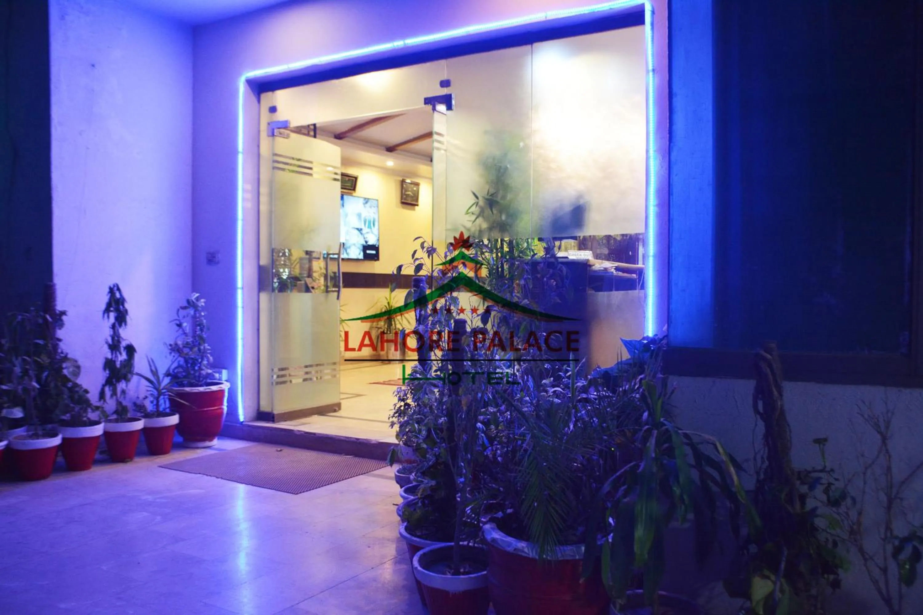 Rose Palace Hotel, Garden Town