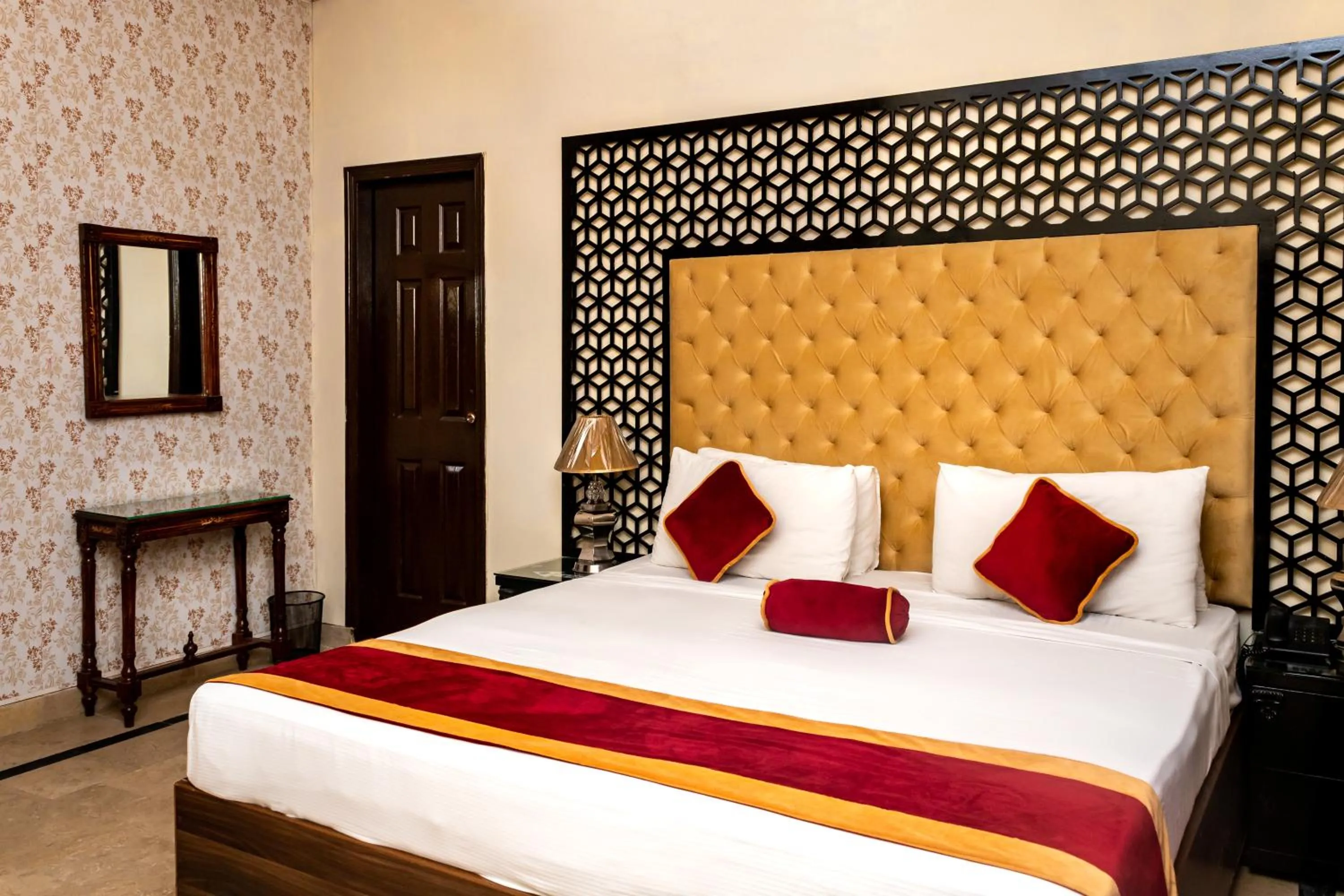 Bed in Rose Palace Hotel, Garden Town