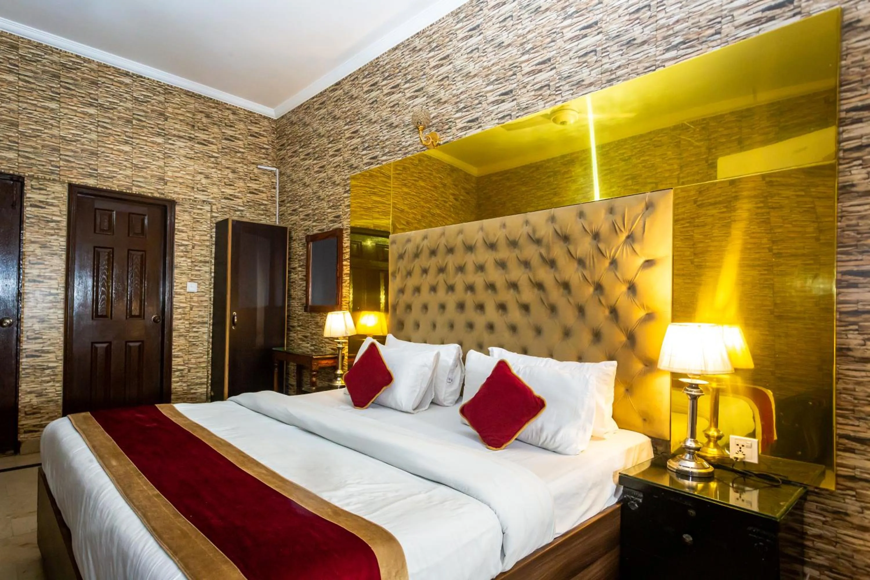 Bed in Rose Palace Hotel, Garden Town