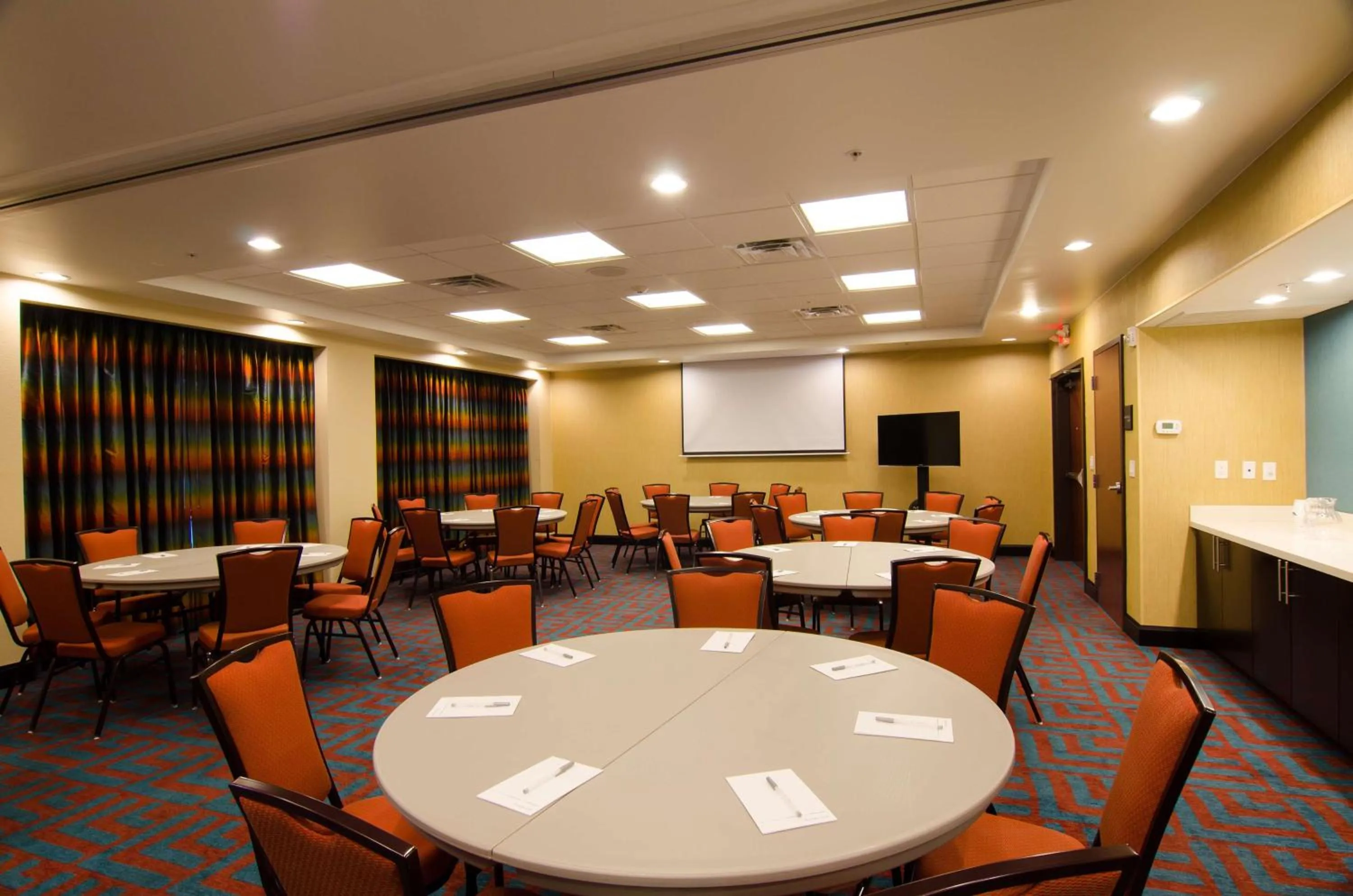 Meeting/conference room in Hampton Inn & Suites Huntsville