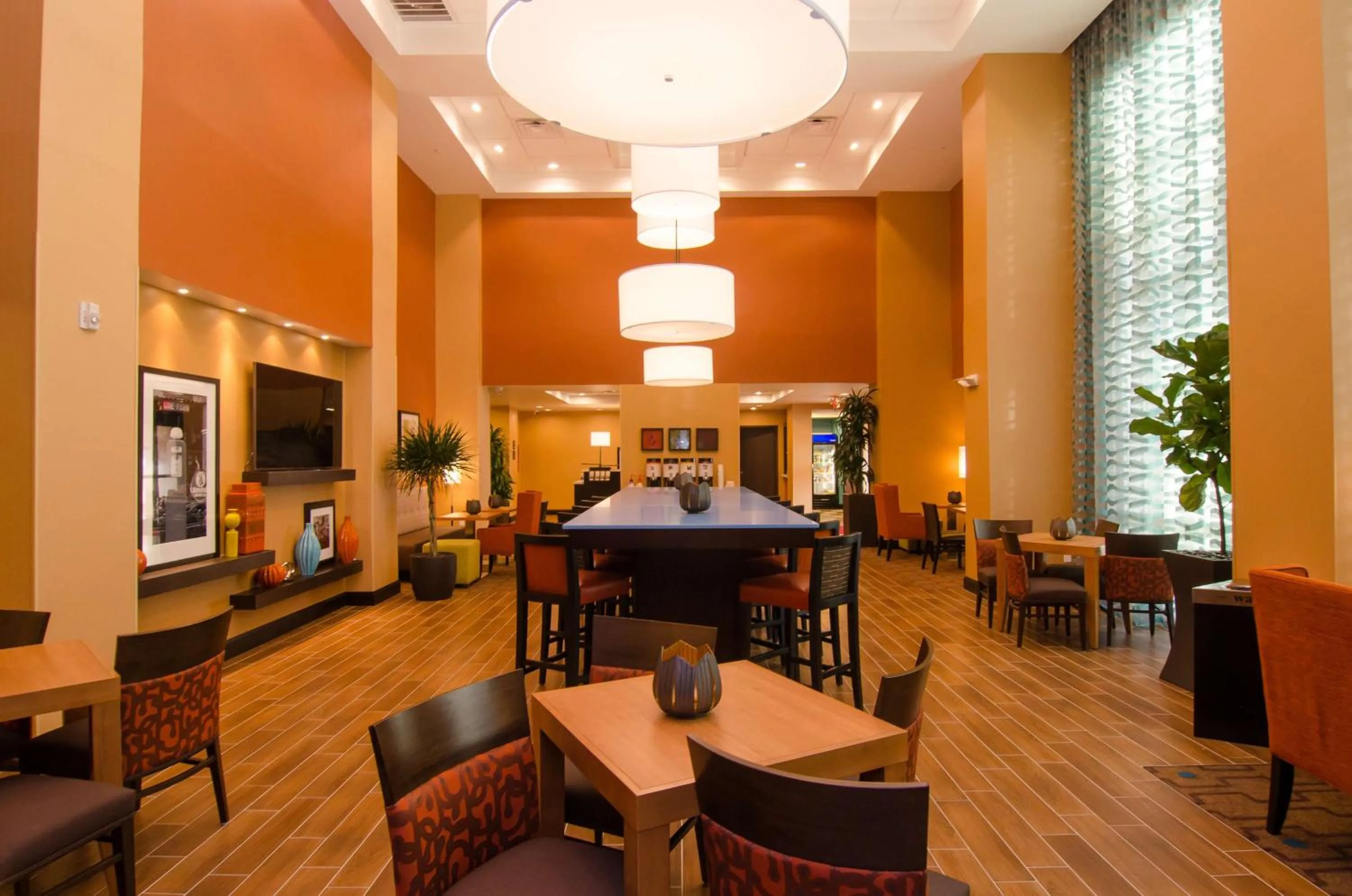 Restaurant/places to eat in Hampton Inn & Suites Huntsville