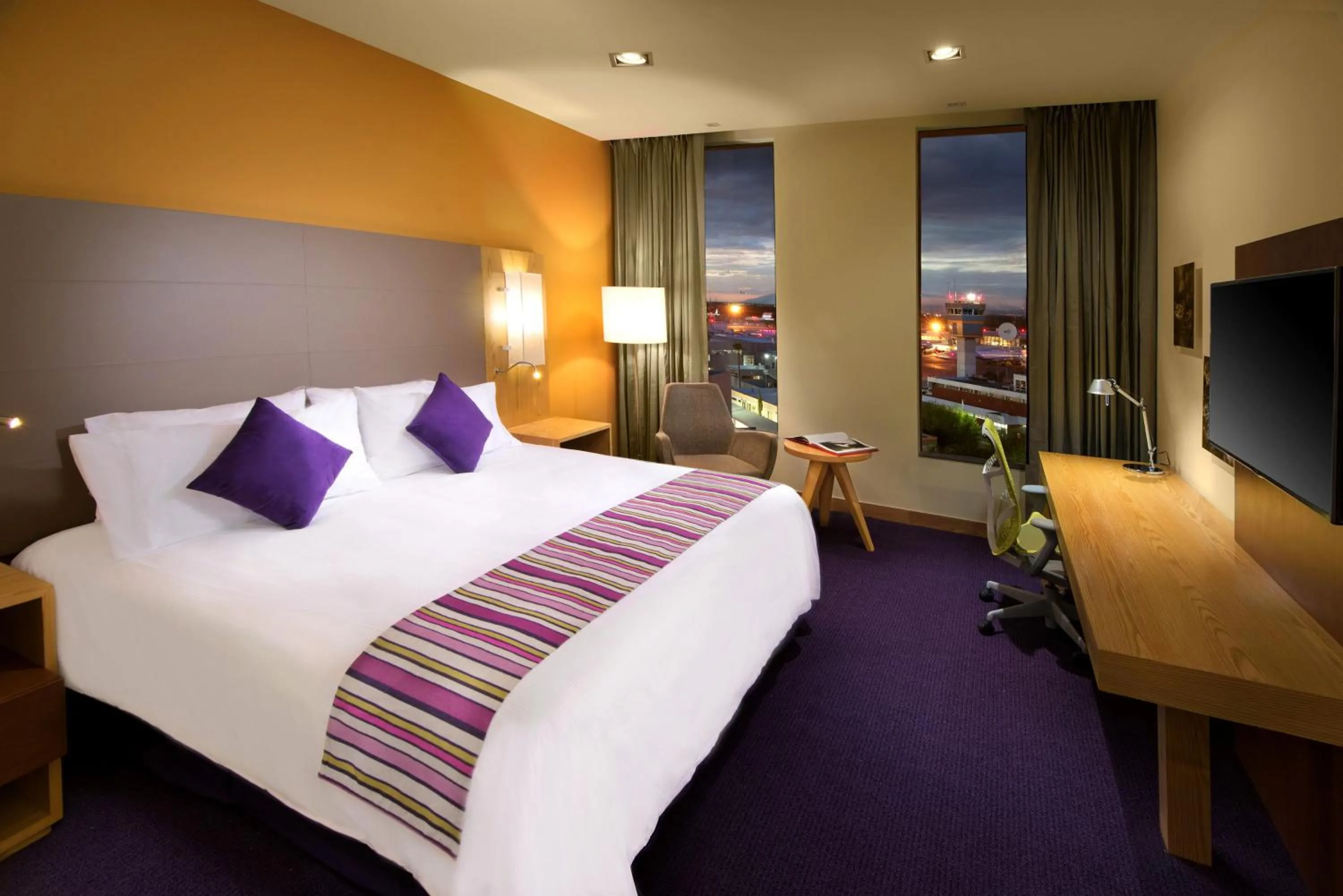 Bed in Hilton Garden Inn Monterrey Airport