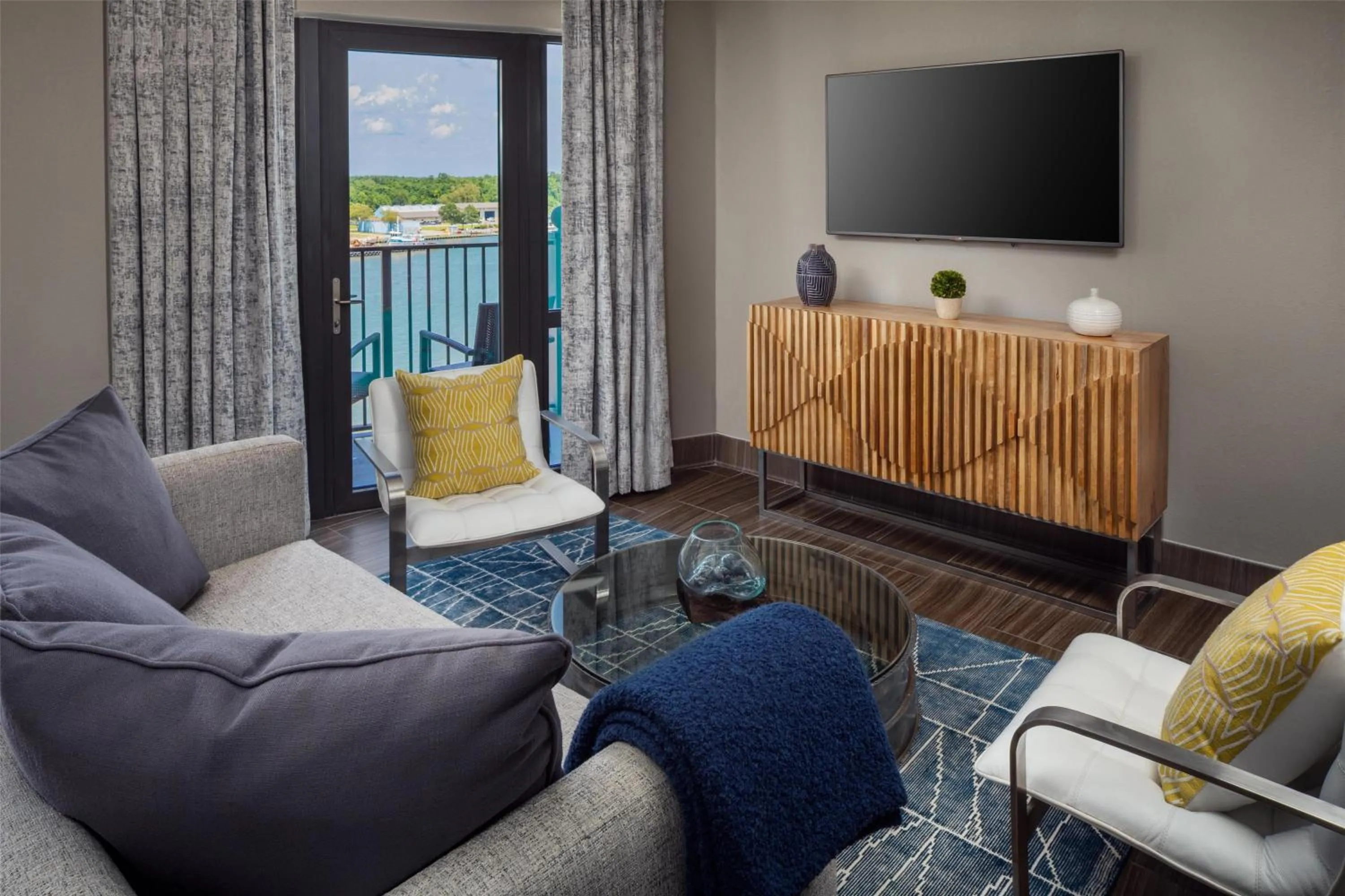 Living room in Homewood Suites Savannah Historic District/Riverfront