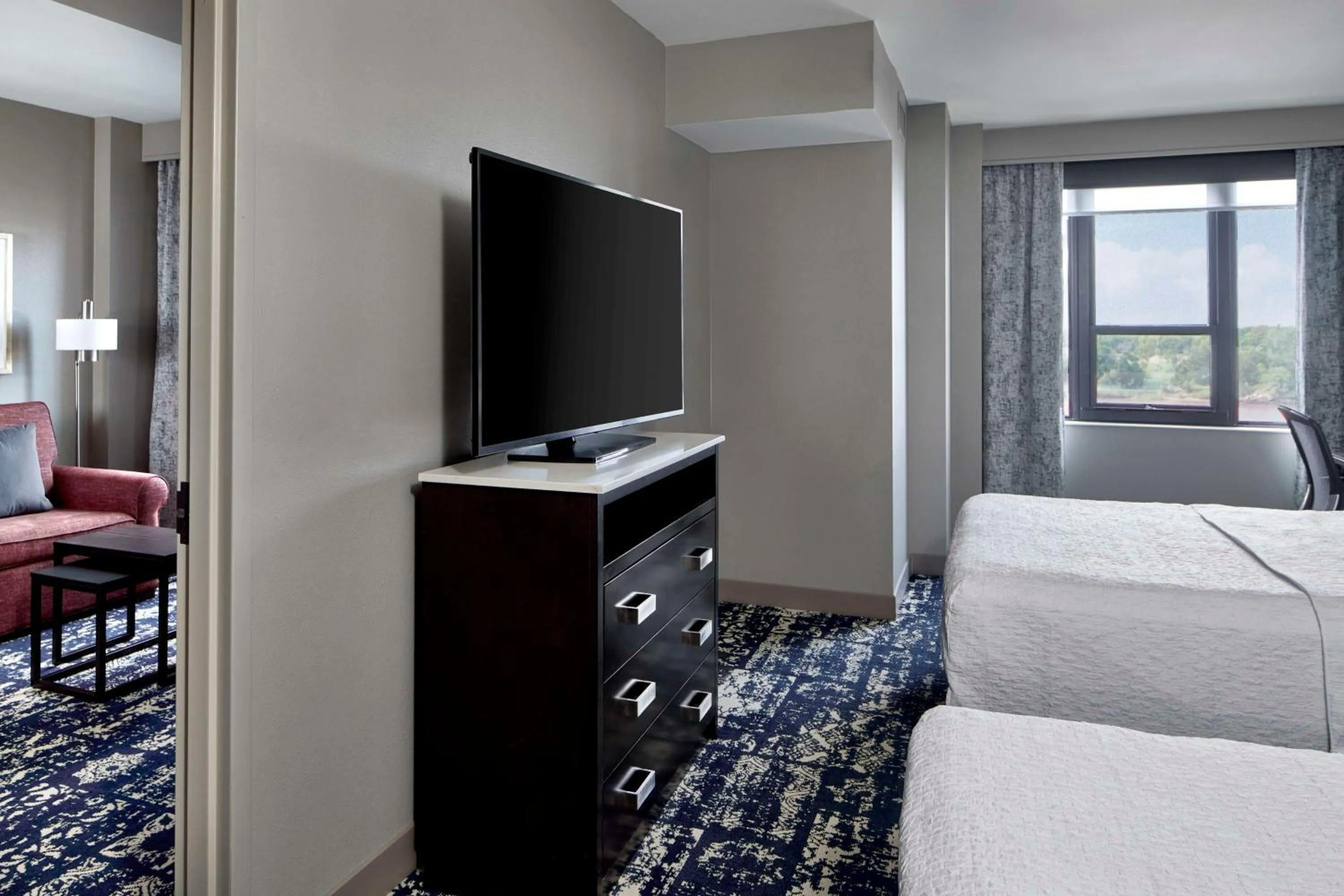 Bed in Homewood Suites Savannah Historic District/Riverfront