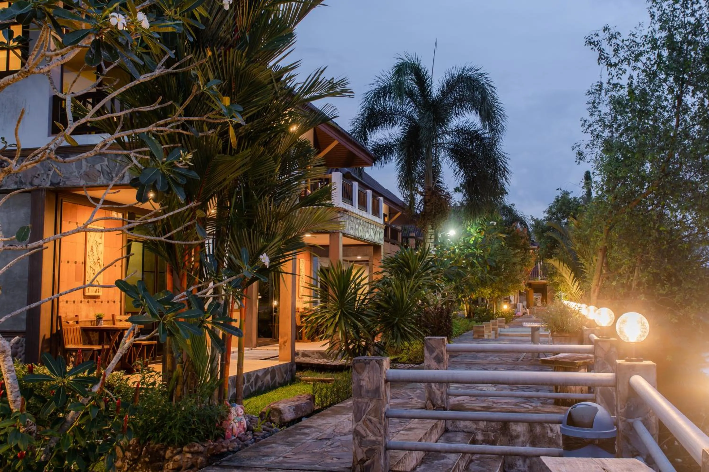 BaanRimNam Resort Trat