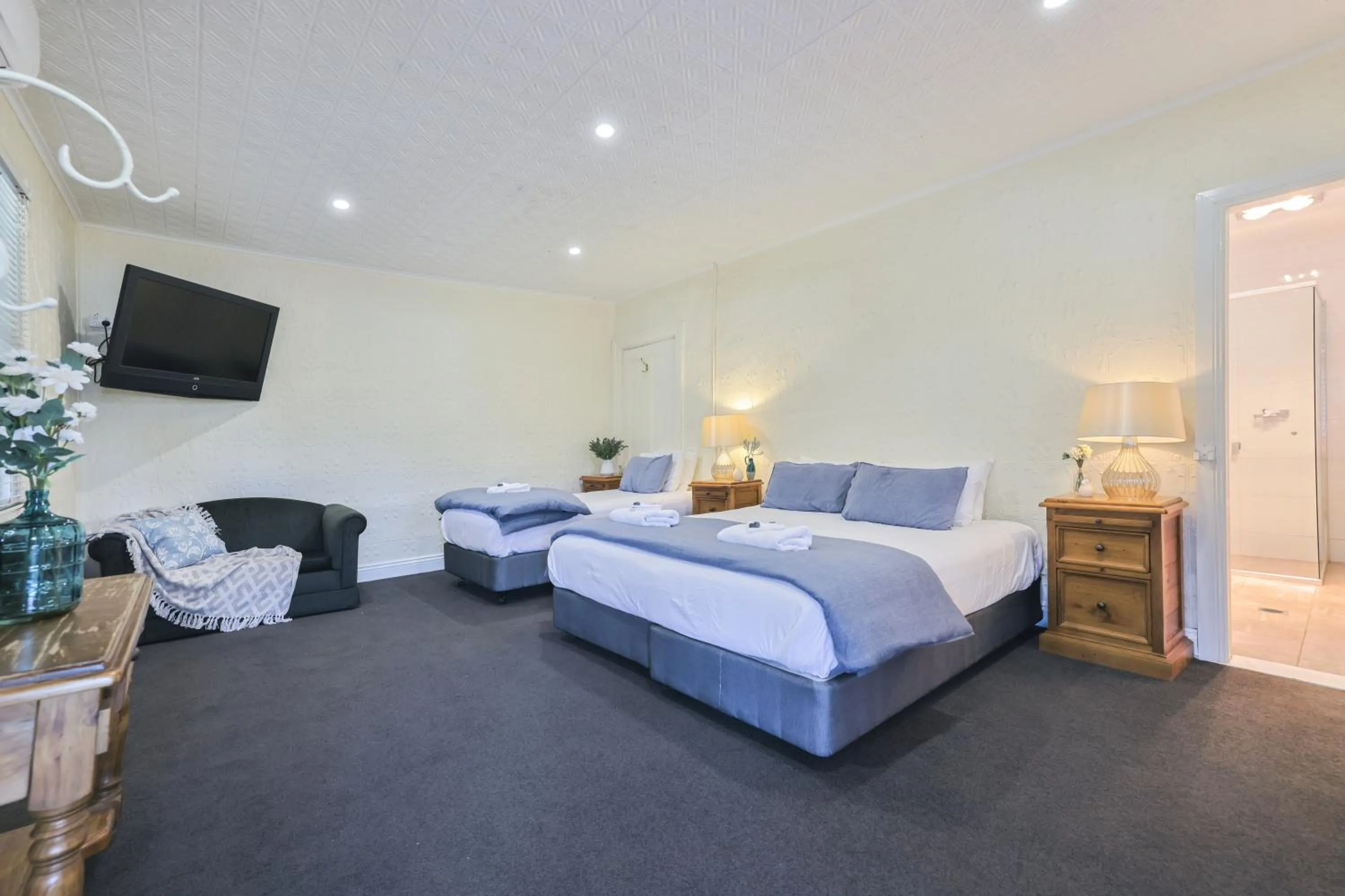 Bedroom, Bed in Peel Inn Hotel Nundle