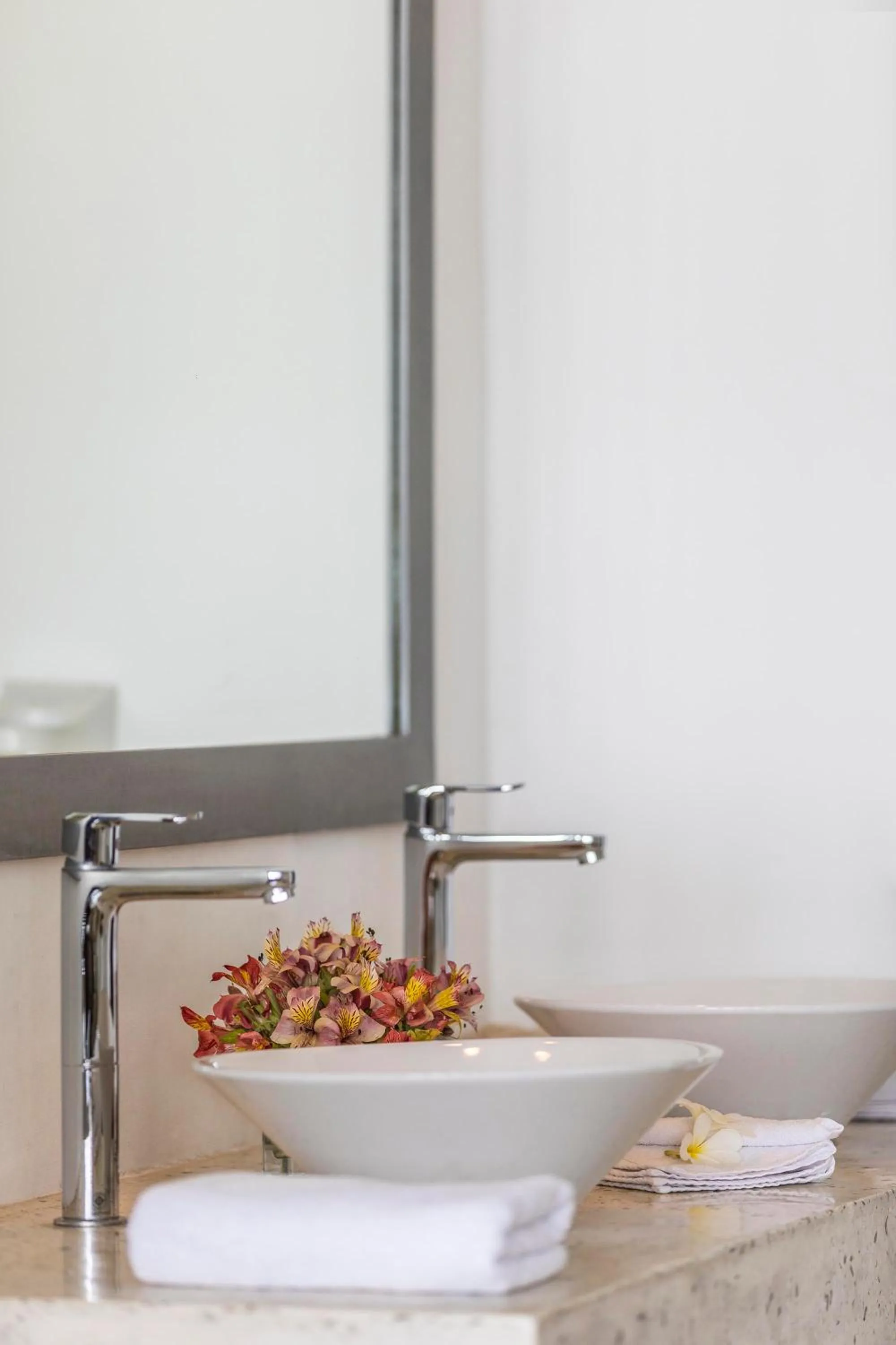Bathroom in The Frangipani Tree by Edwards Collection - Thalpe