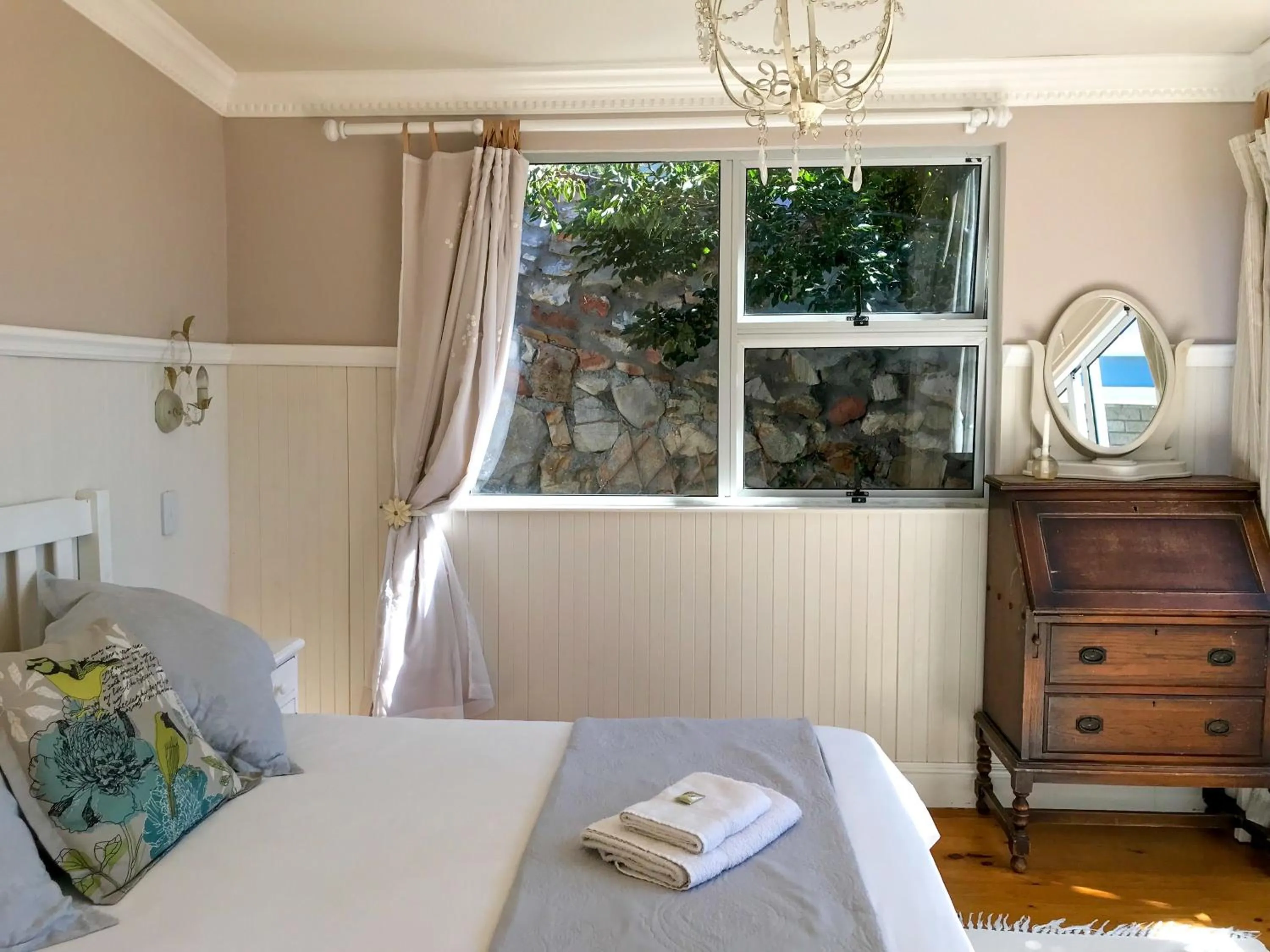 Bedroom, Bed in Bluebottle Guesthouse