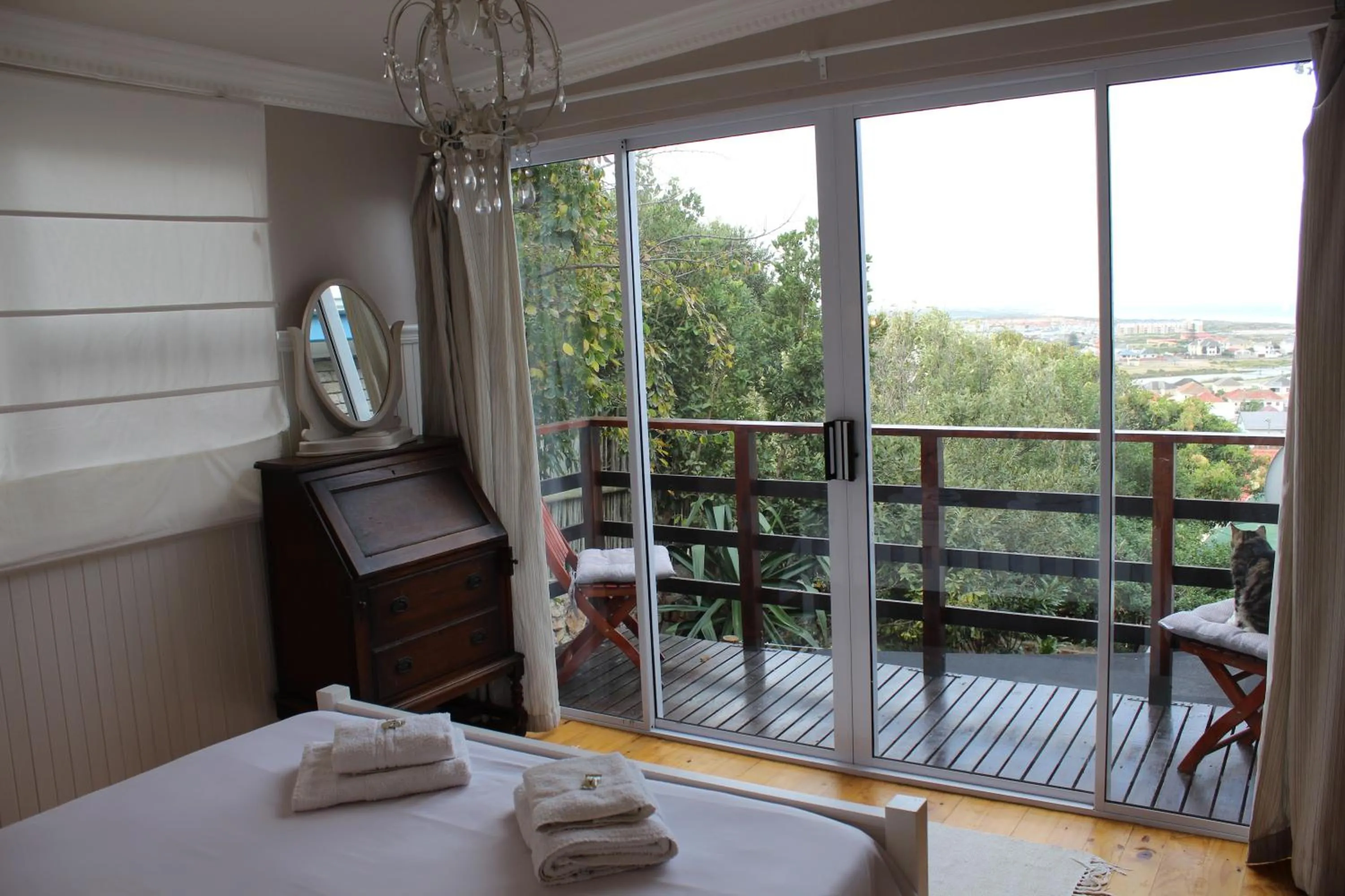 Photo of the whole room, Bed in Bluebottle Guesthouse